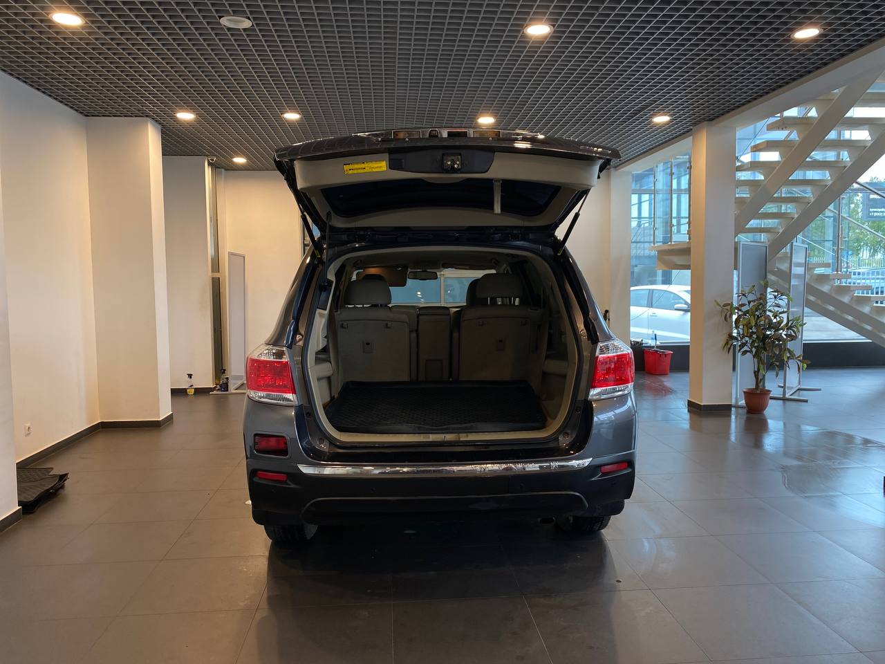 TOYOTA HIGHLANDER