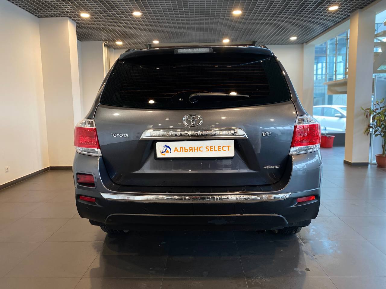 TOYOTA HIGHLANDER