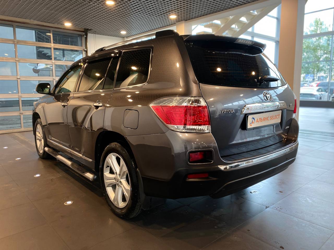 TOYOTA HIGHLANDER