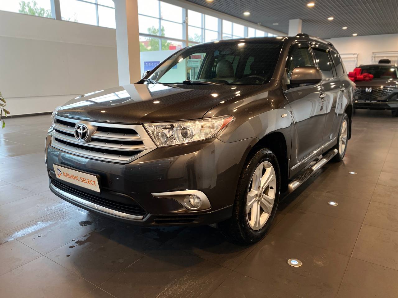 TOYOTA HIGHLANDER