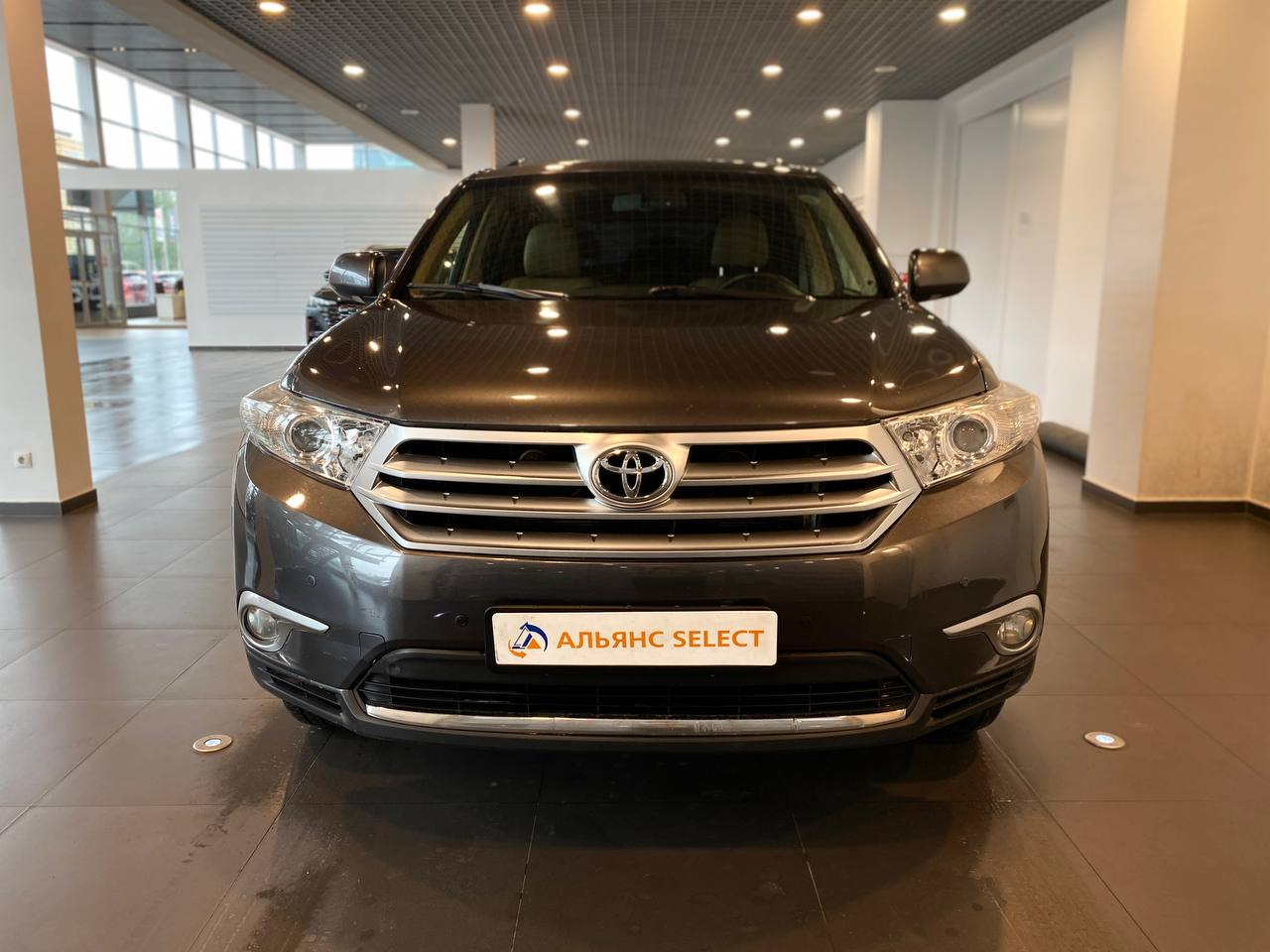 TOYOTA HIGHLANDER