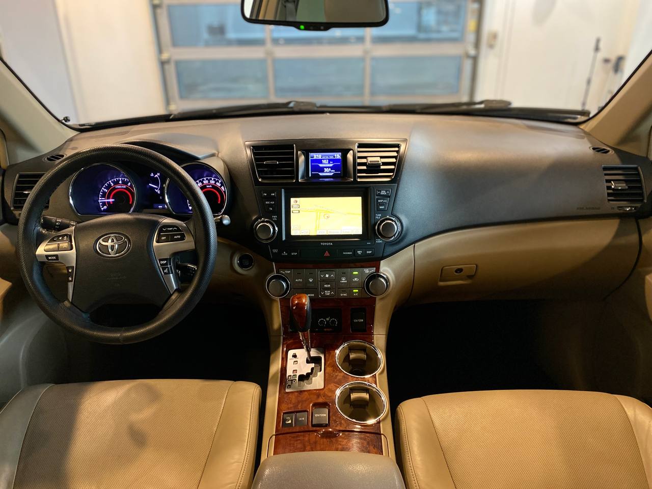 TOYOTA HIGHLANDER