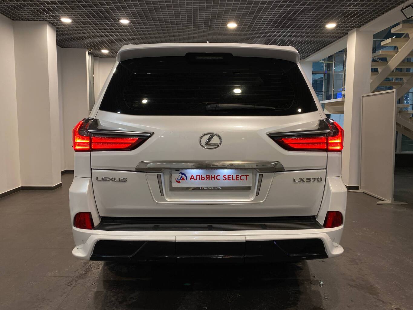 LEXUS LX570