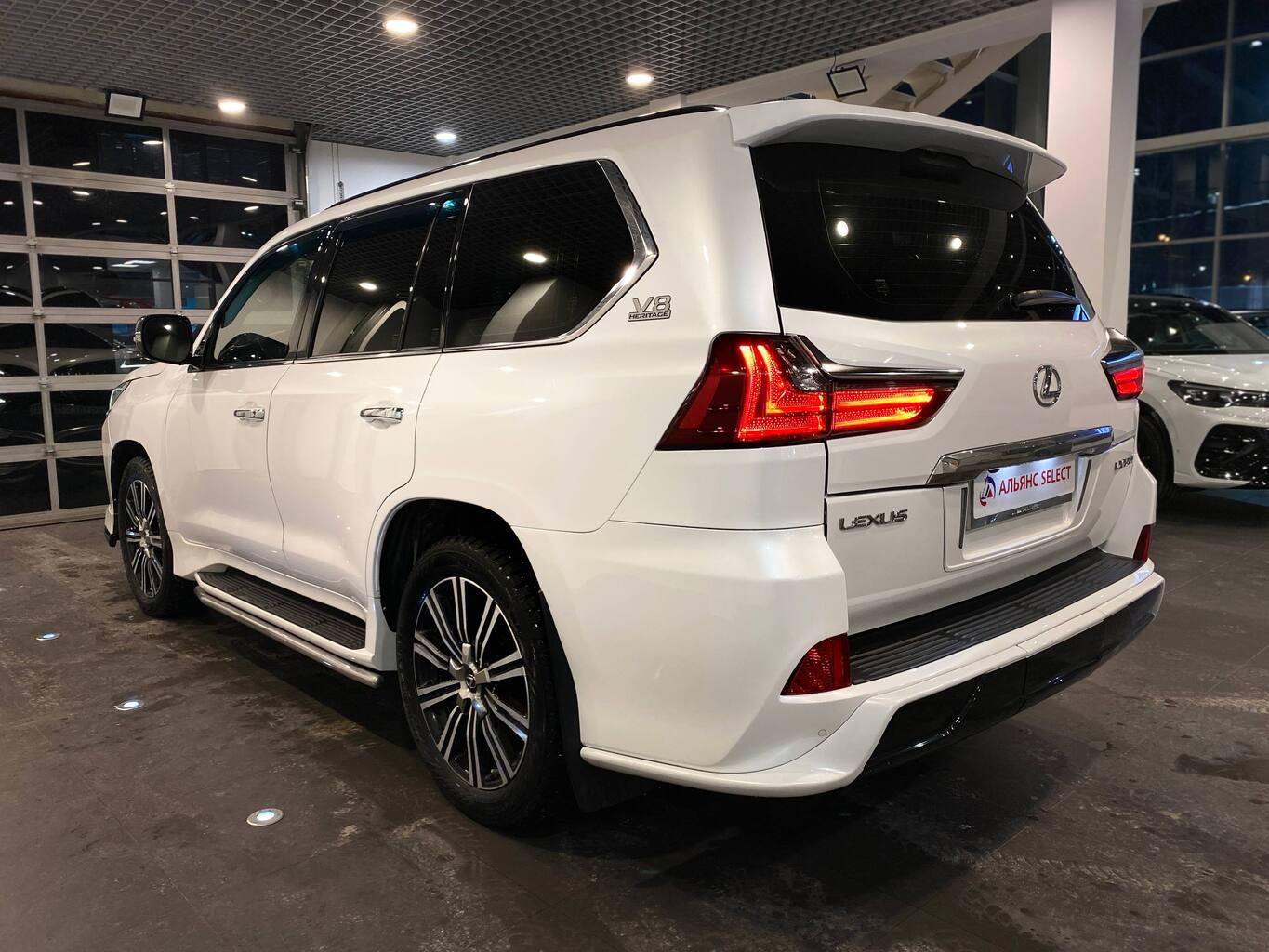 LEXUS LX570