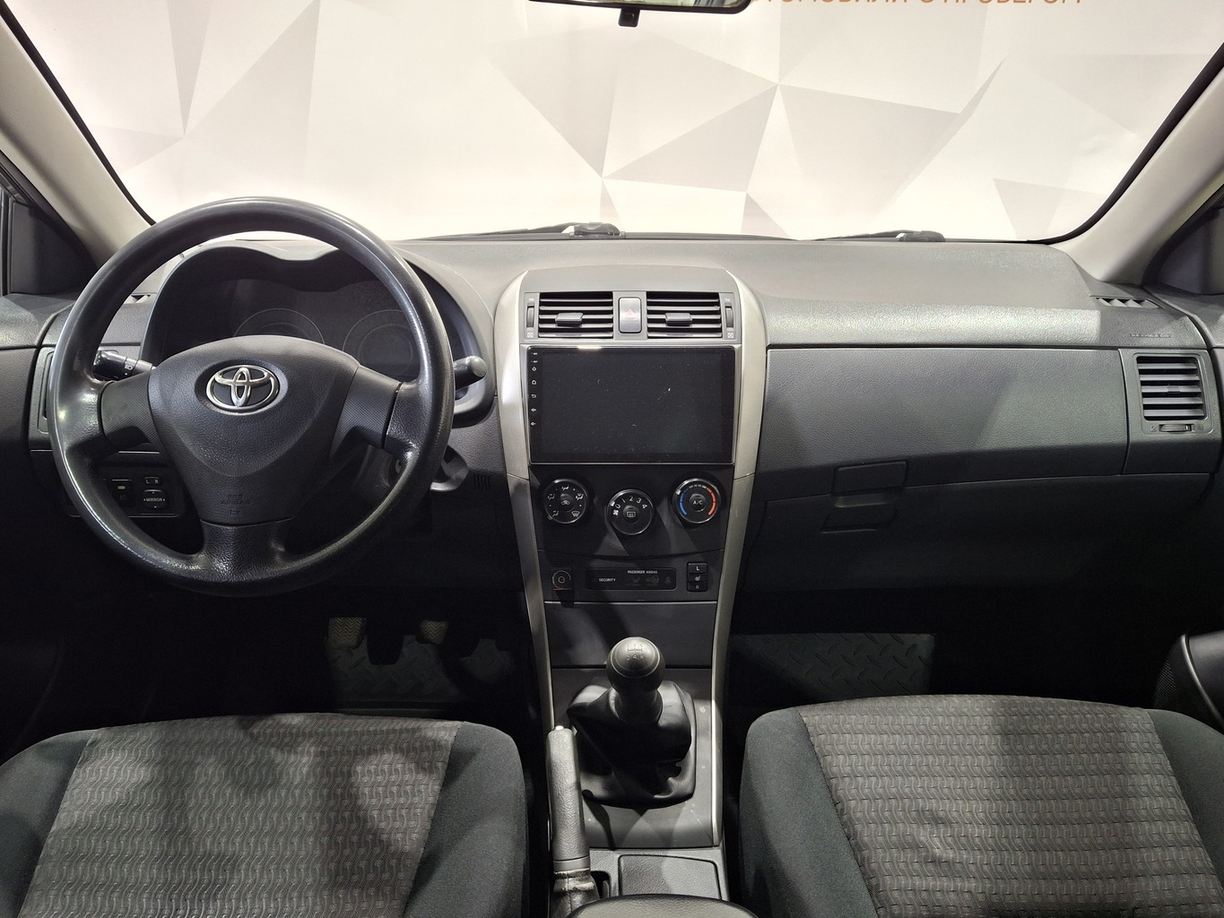TOYOTA COROLLA