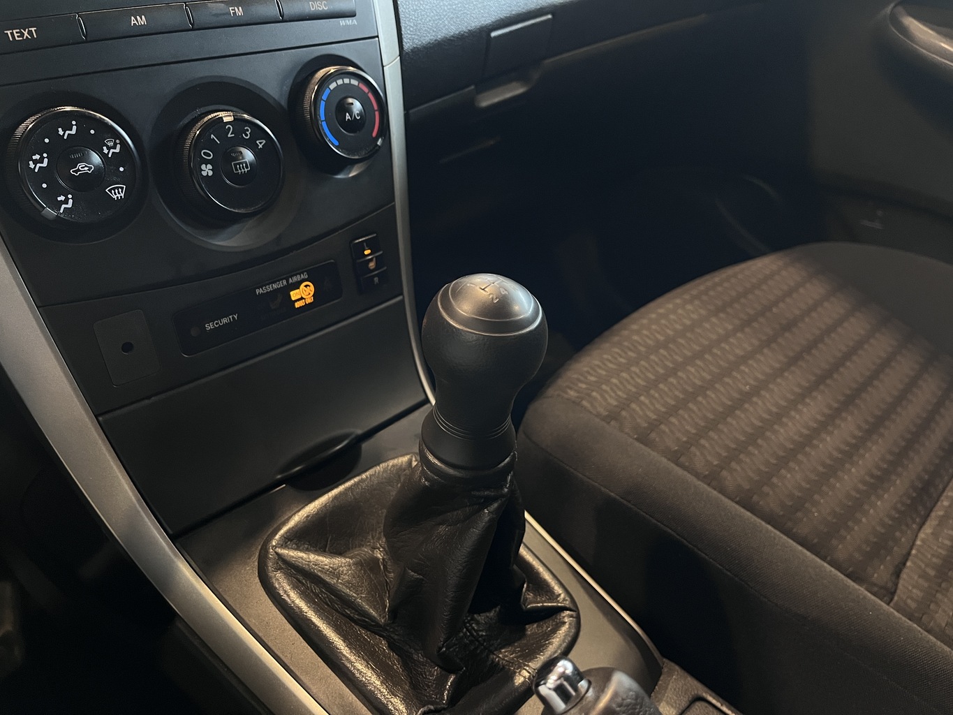 TOYOTA COROLLA