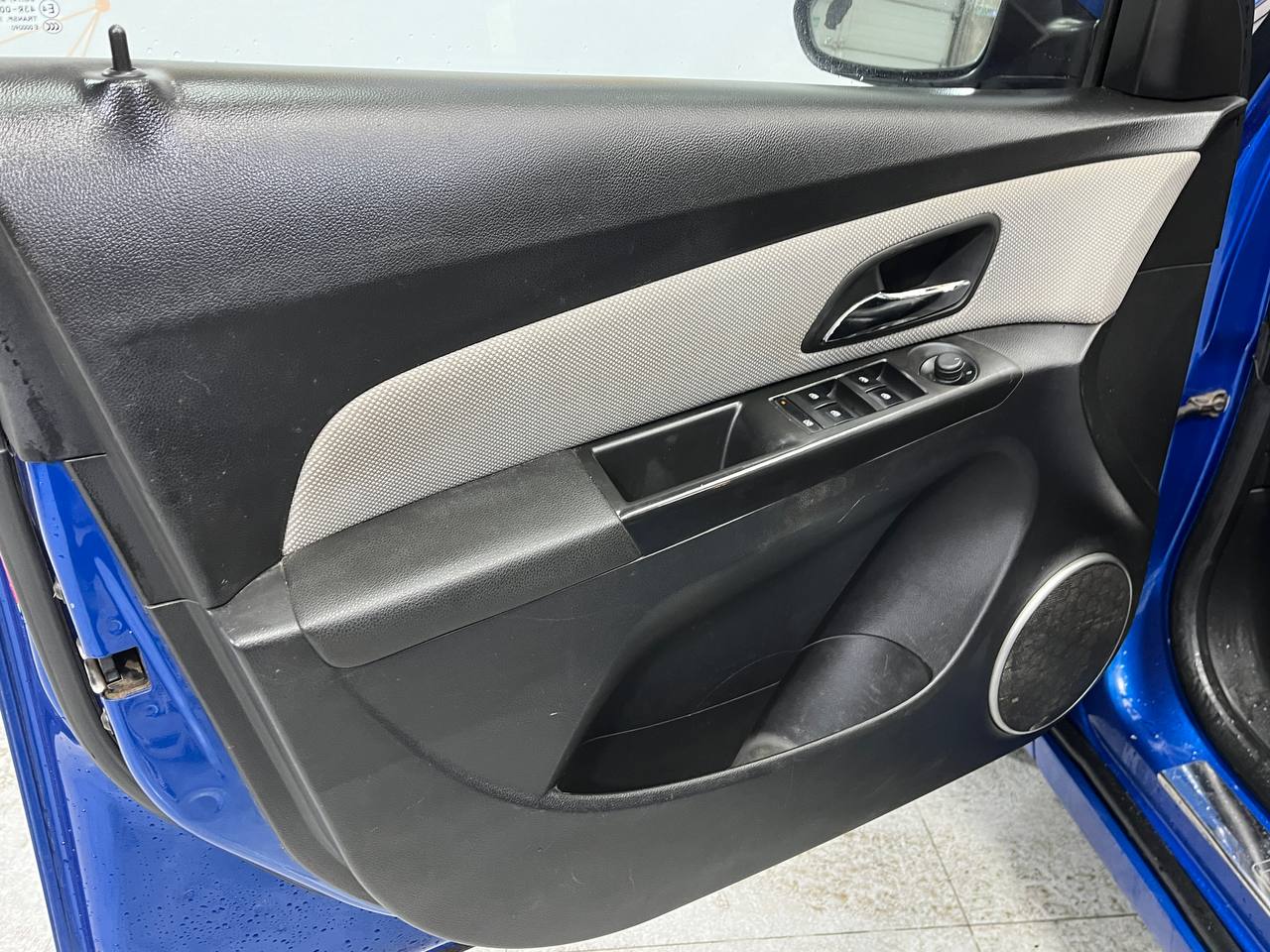 CHEVROLET CRUZE