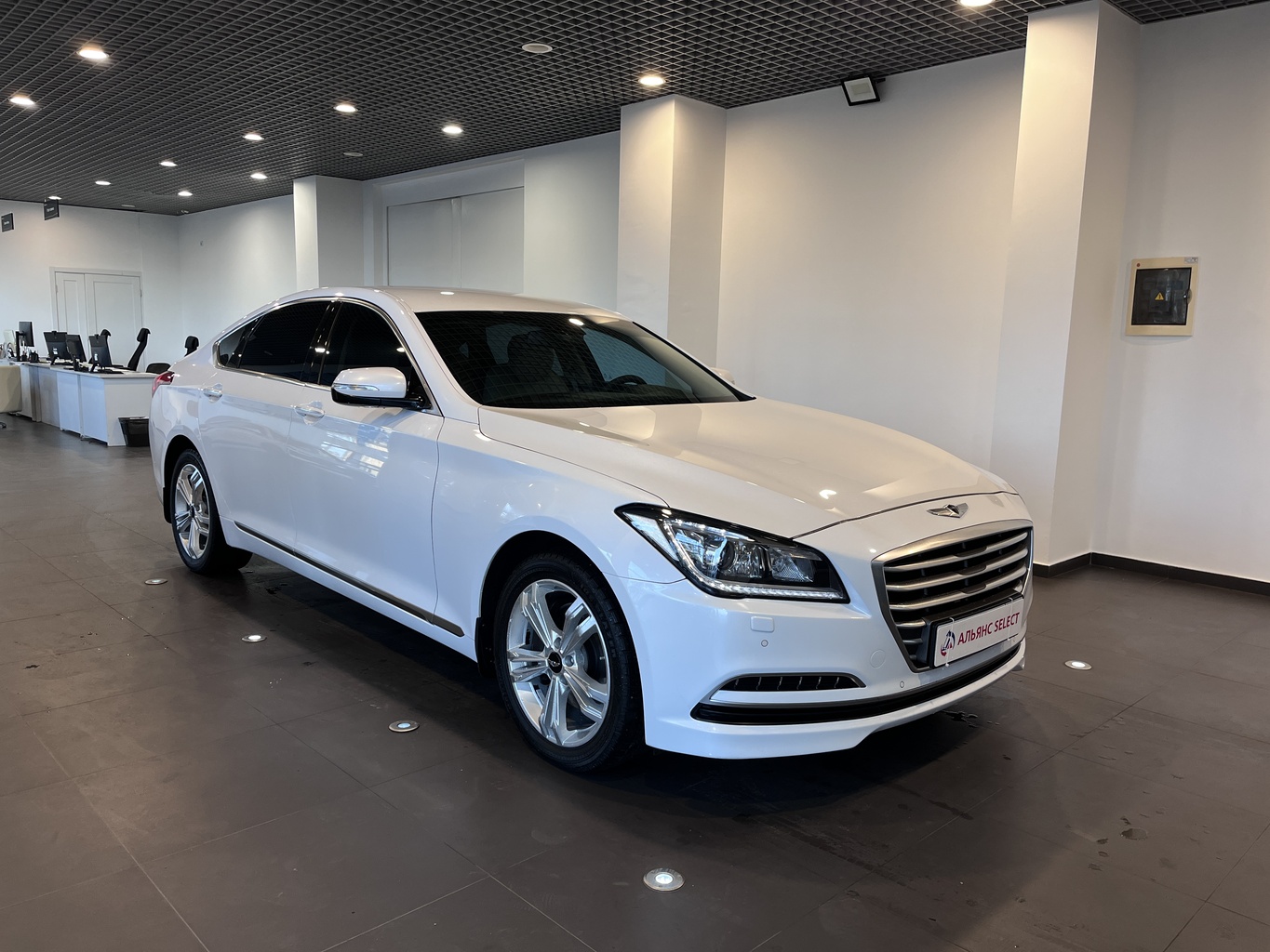 HYUNDAI GENESIS