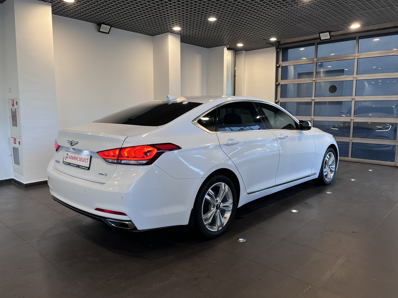 HYUNDAI GENESIS