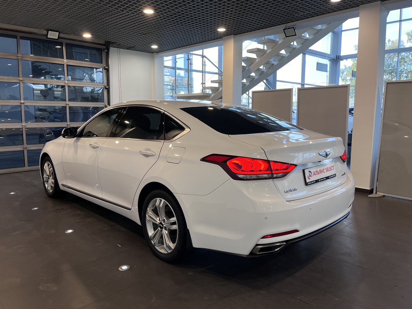 HYUNDAI GENESIS