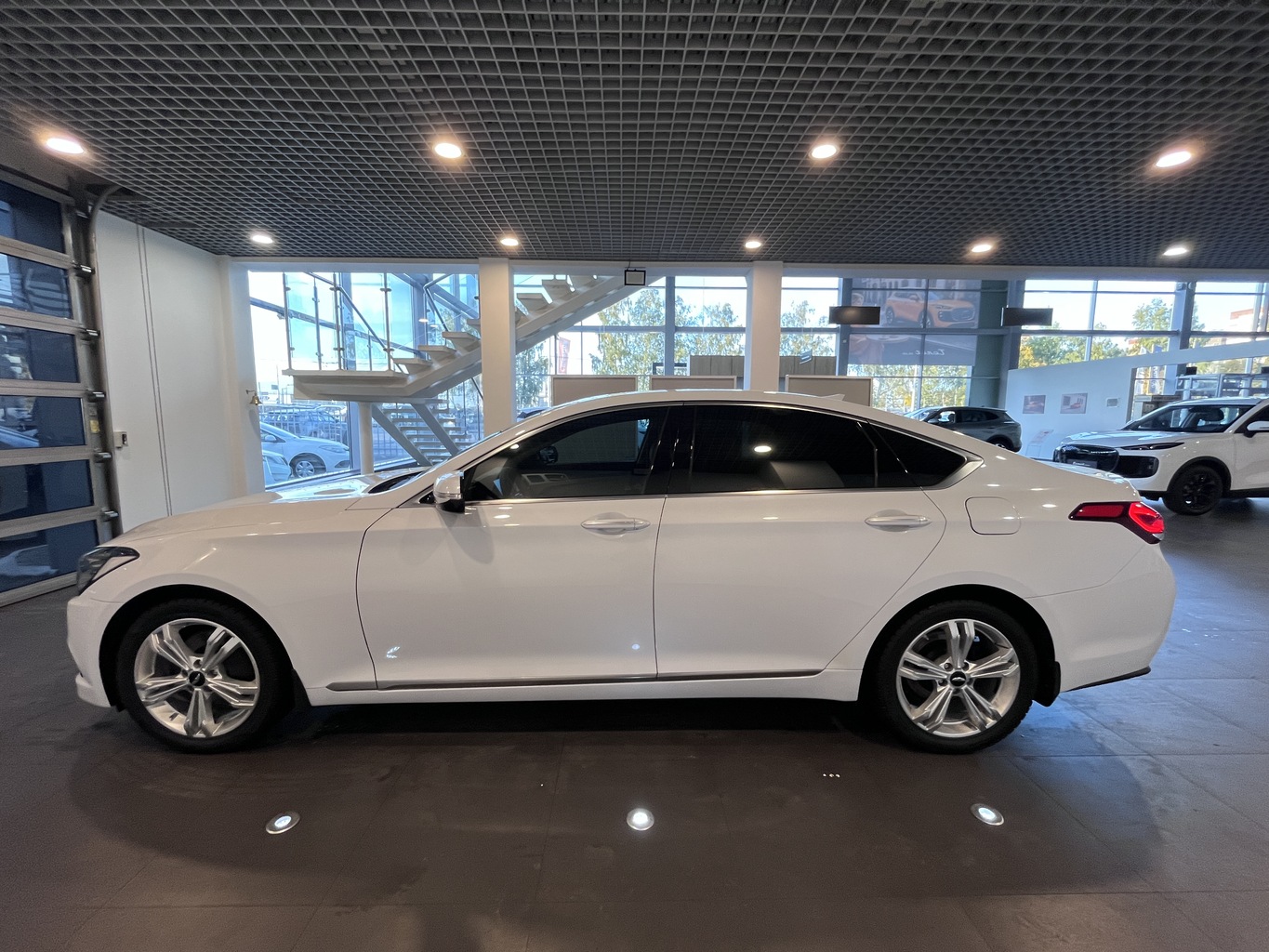 HYUNDAI GENESIS