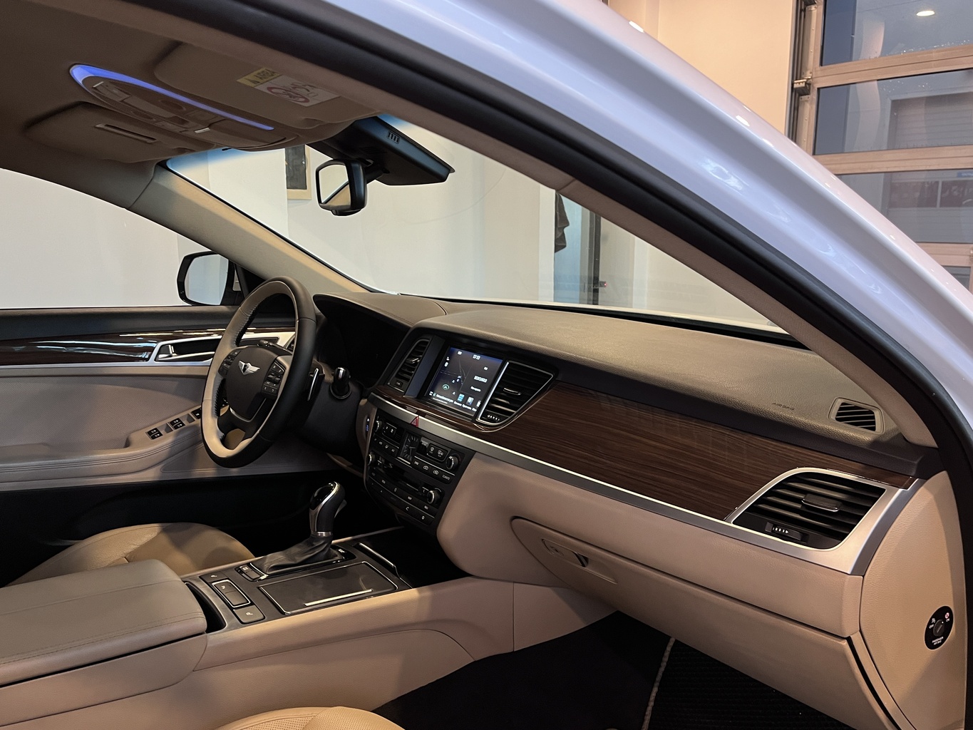 HYUNDAI GENESIS