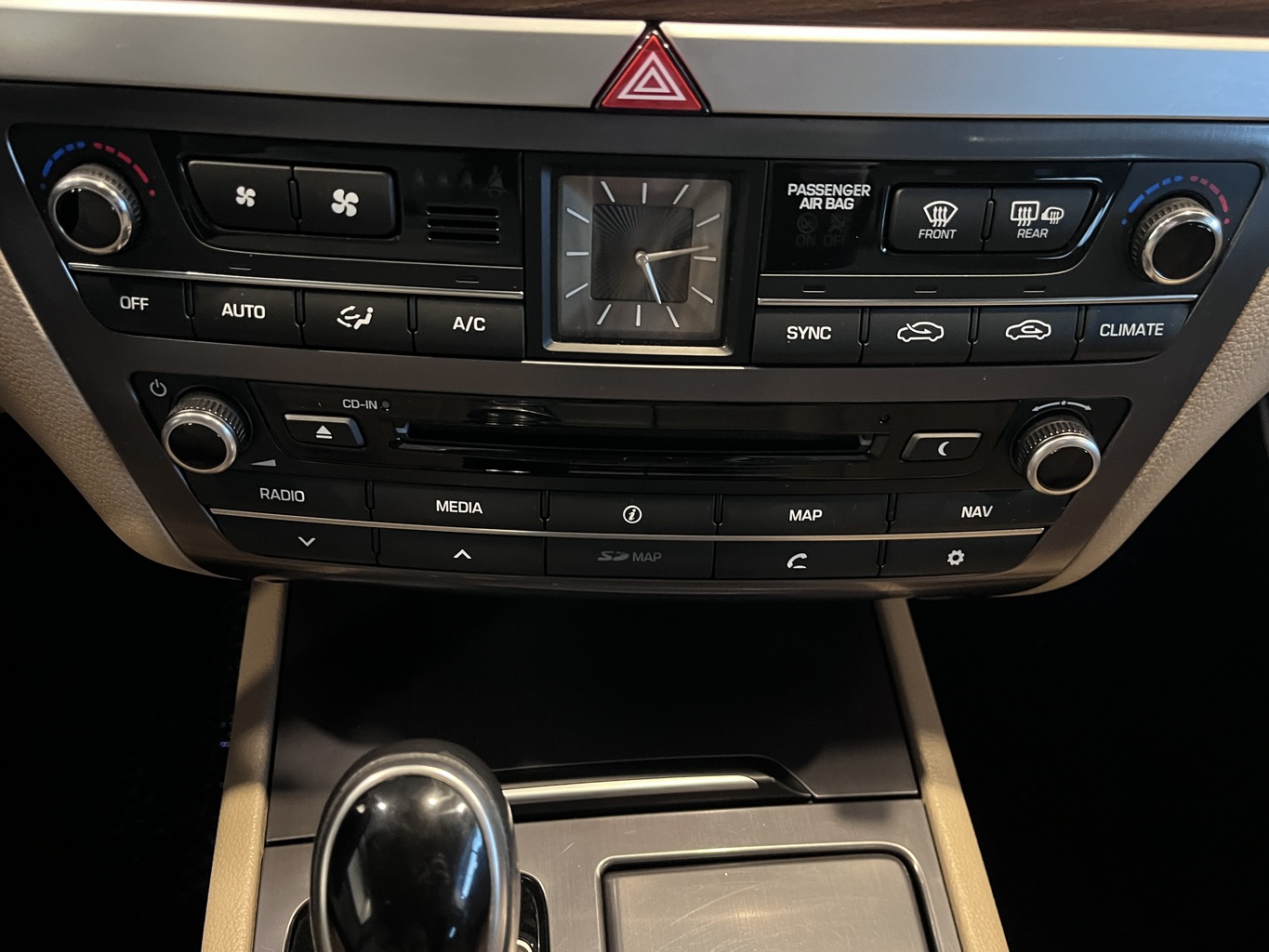 HYUNDAI GENESIS