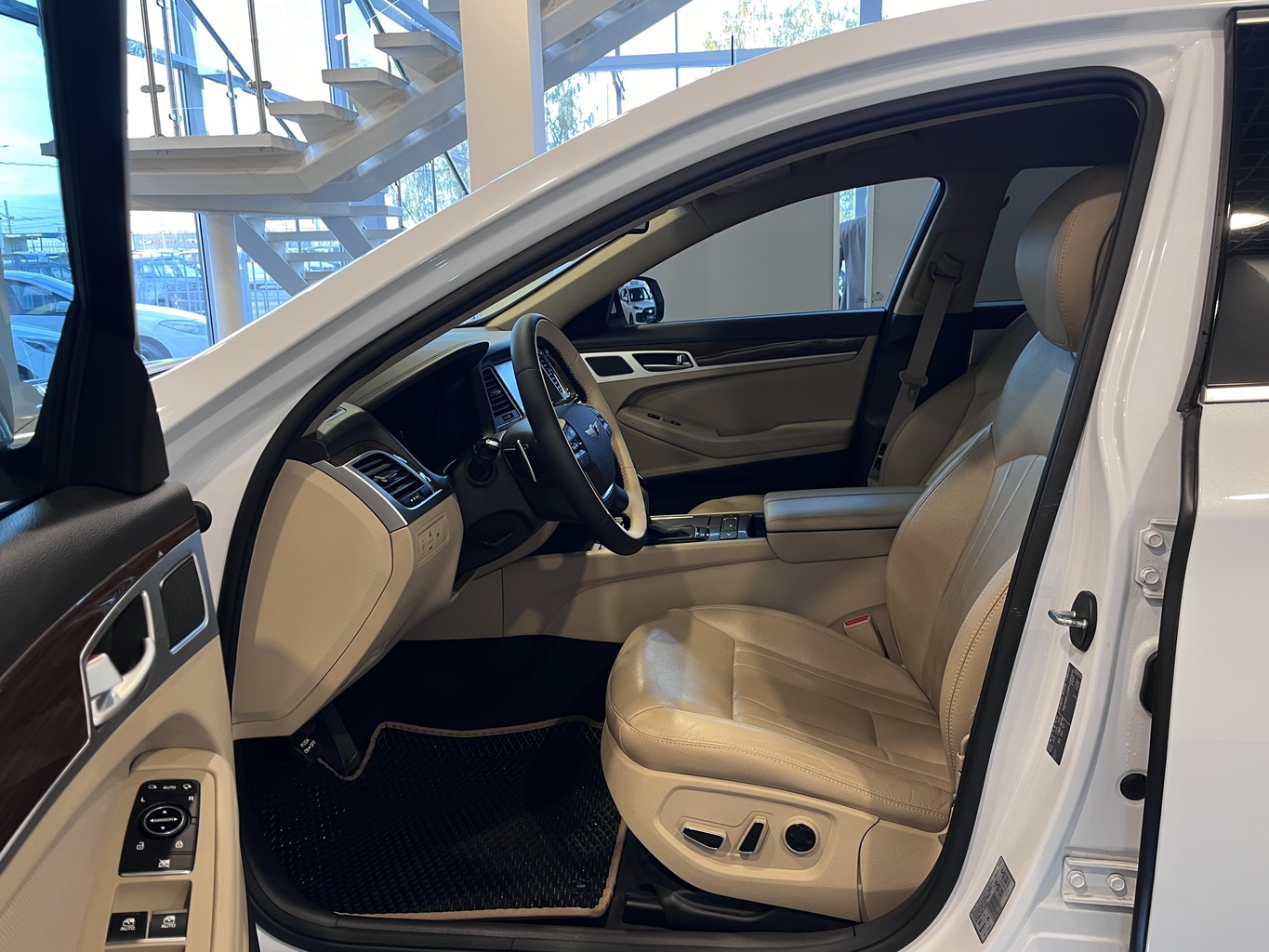 HYUNDAI GENESIS