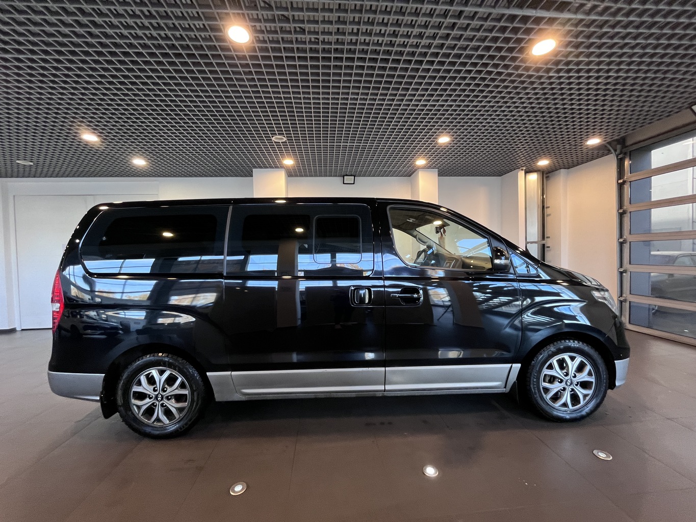 HYUNDAI H1