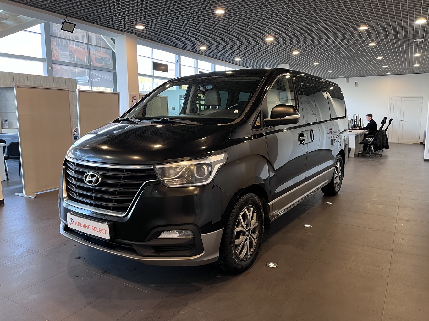 HYUNDAI H1