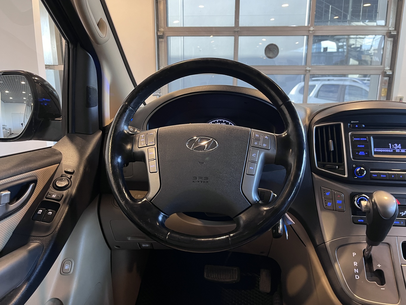 HYUNDAI H1