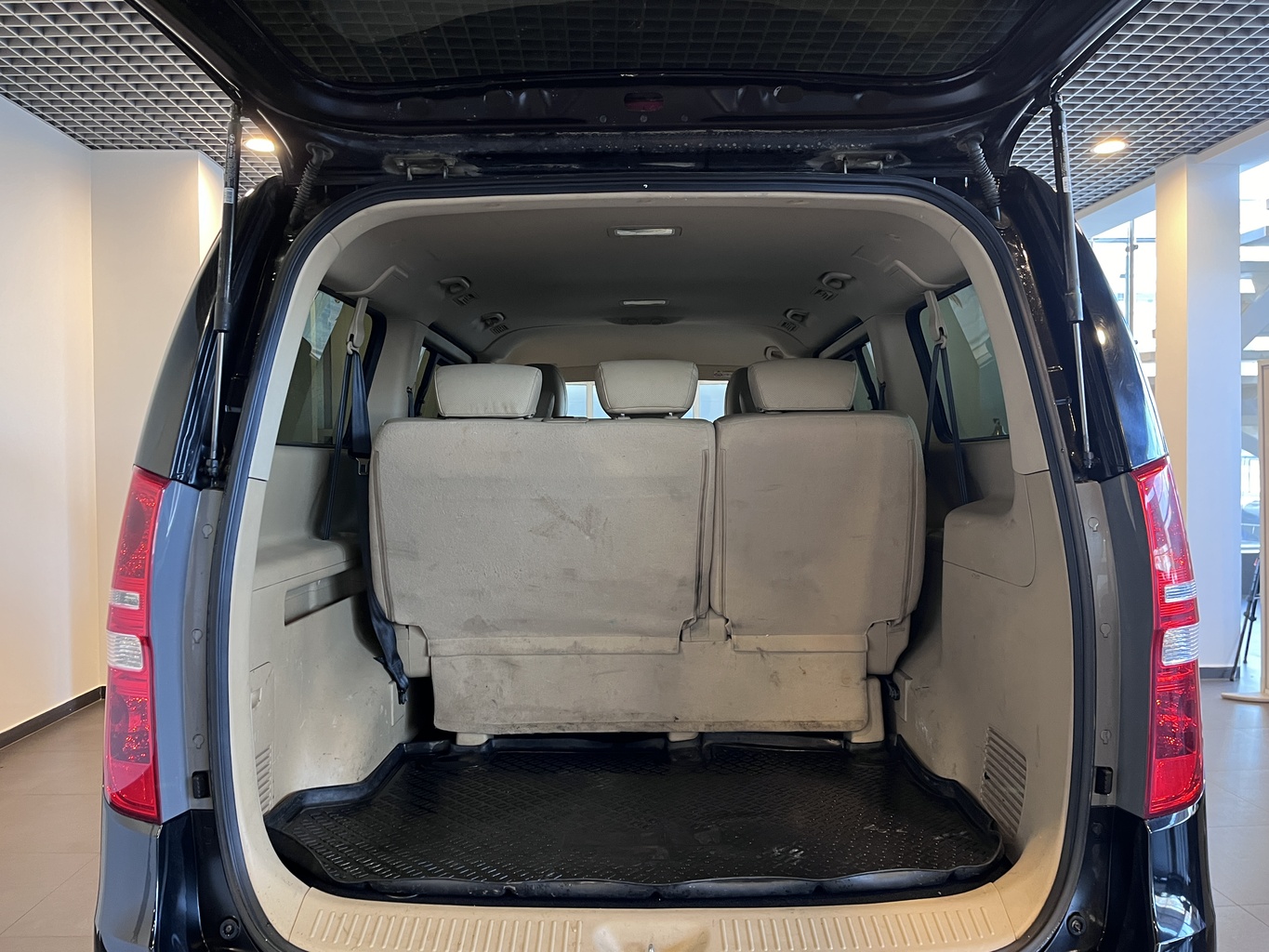 HYUNDAI H1