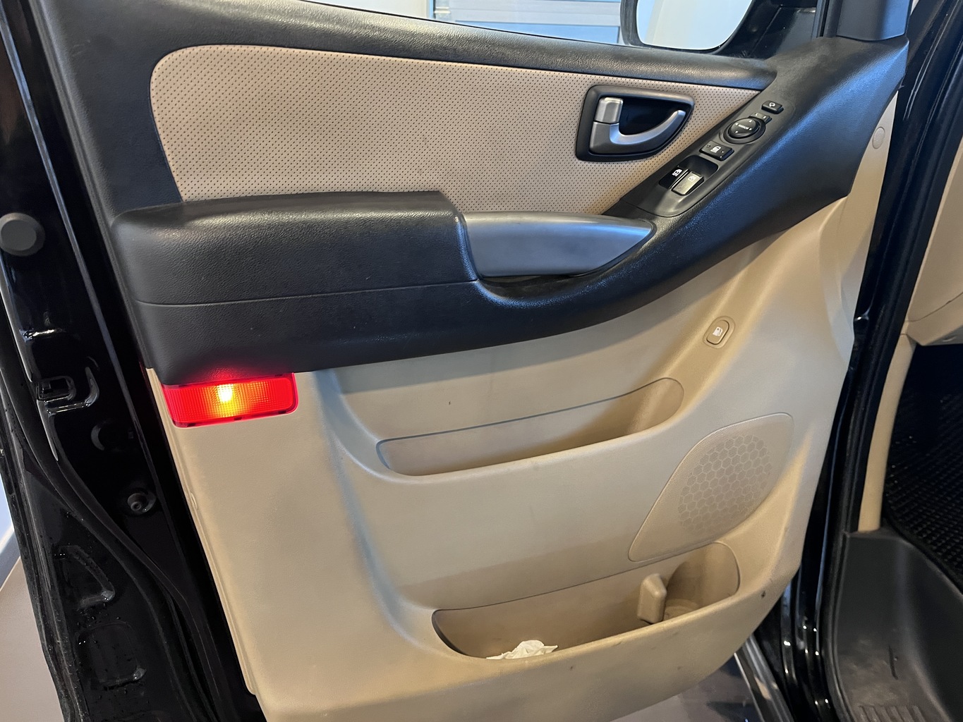 HYUNDAI H1