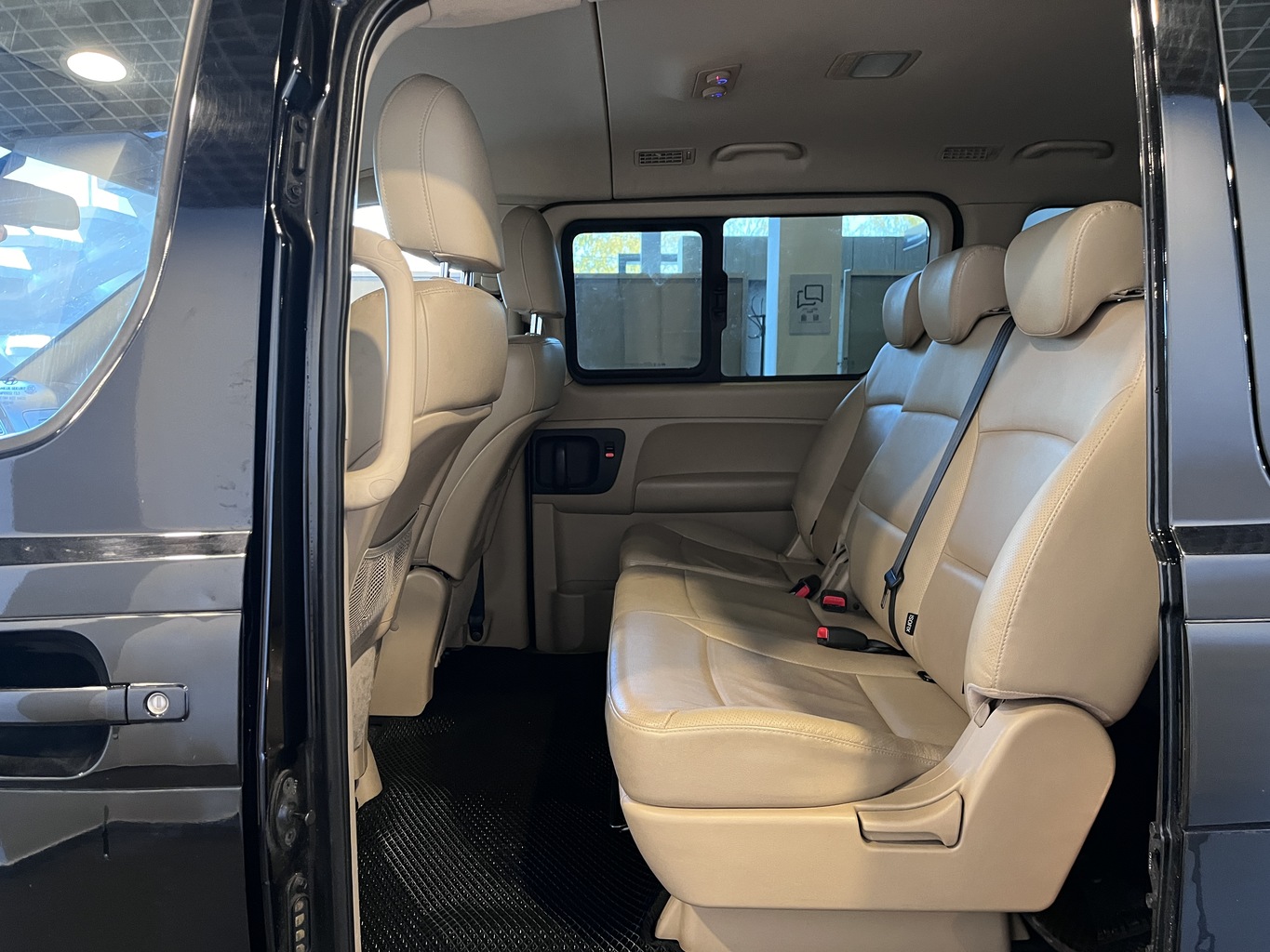 HYUNDAI H1