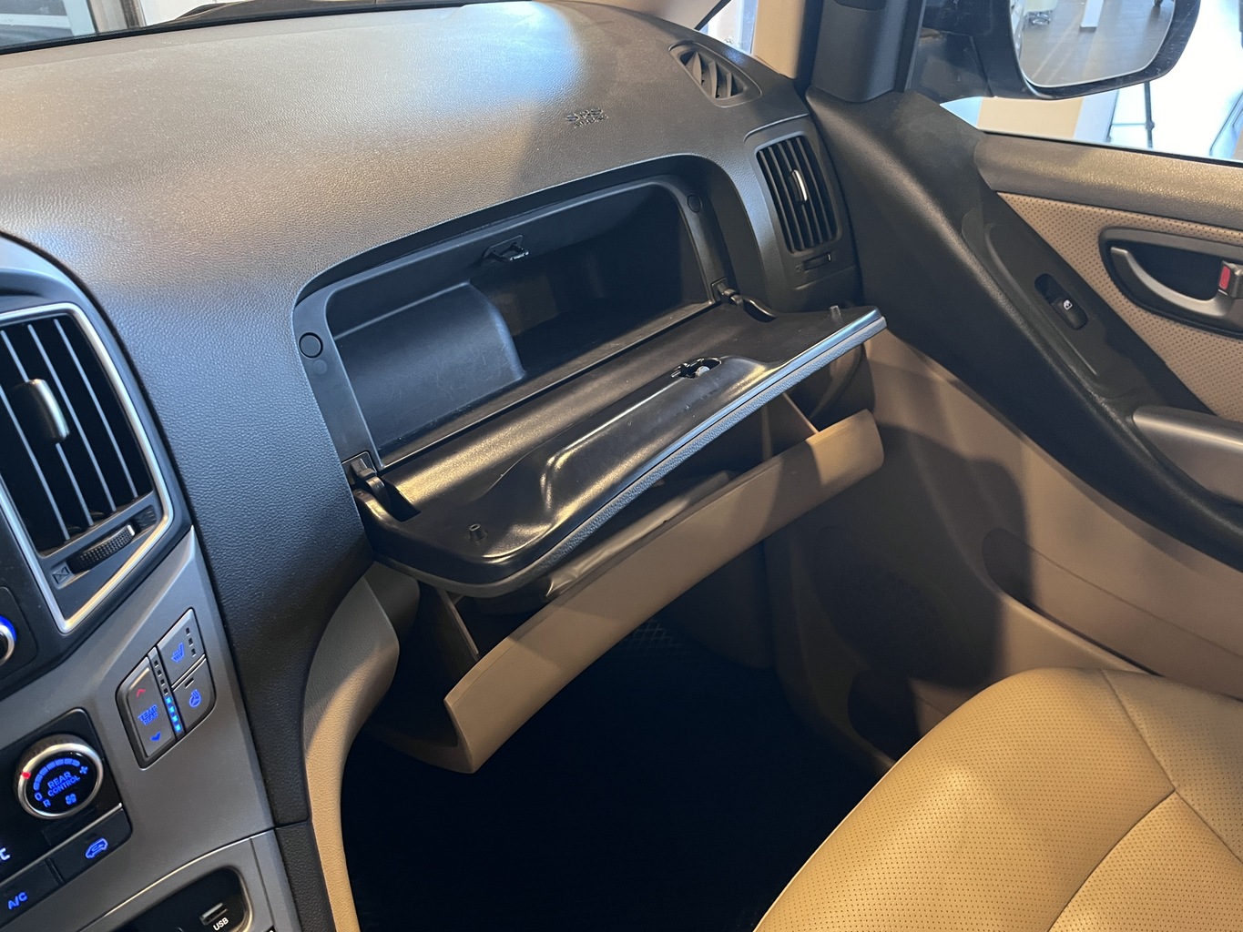 HYUNDAI H1
