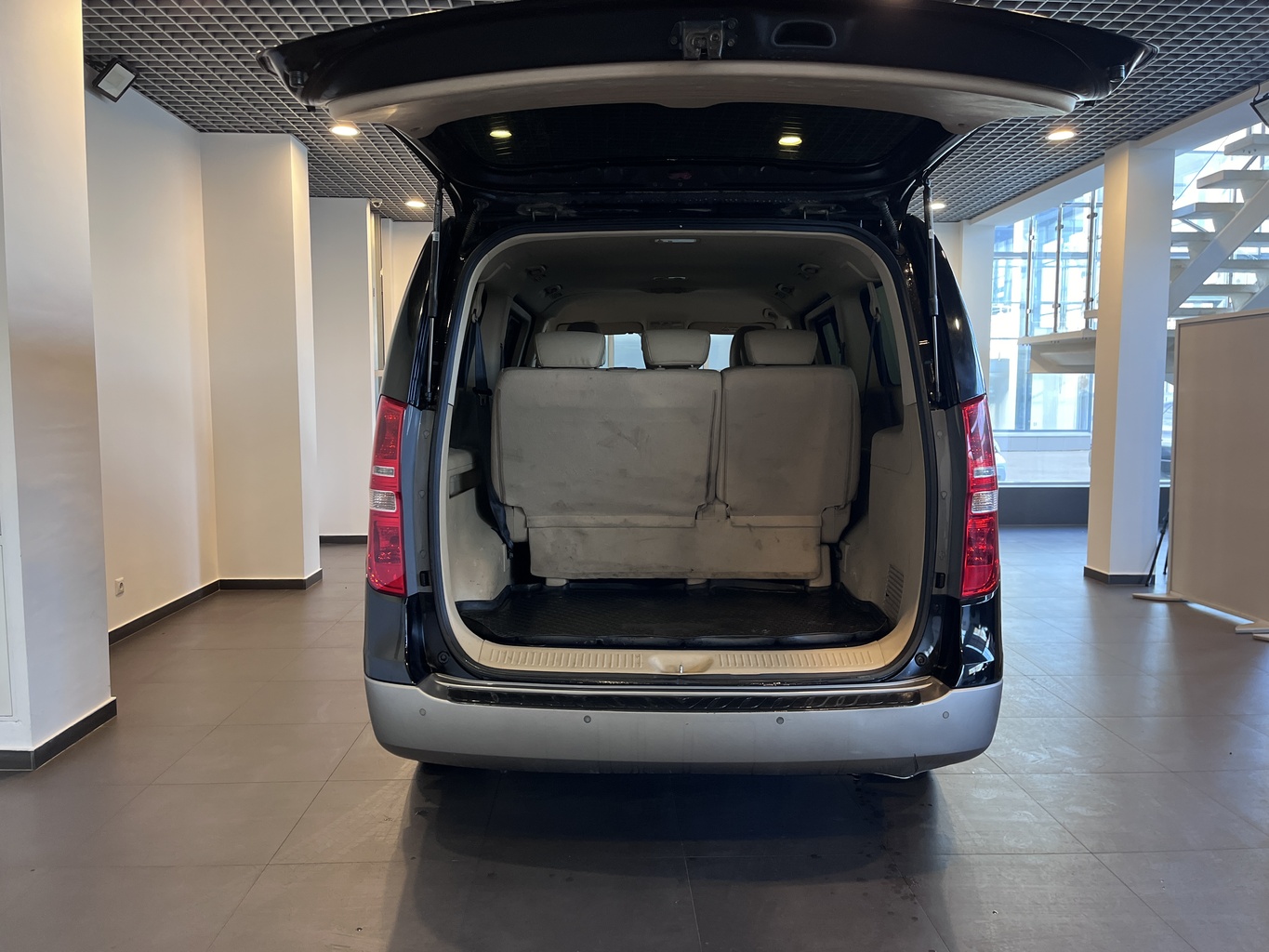 HYUNDAI H1