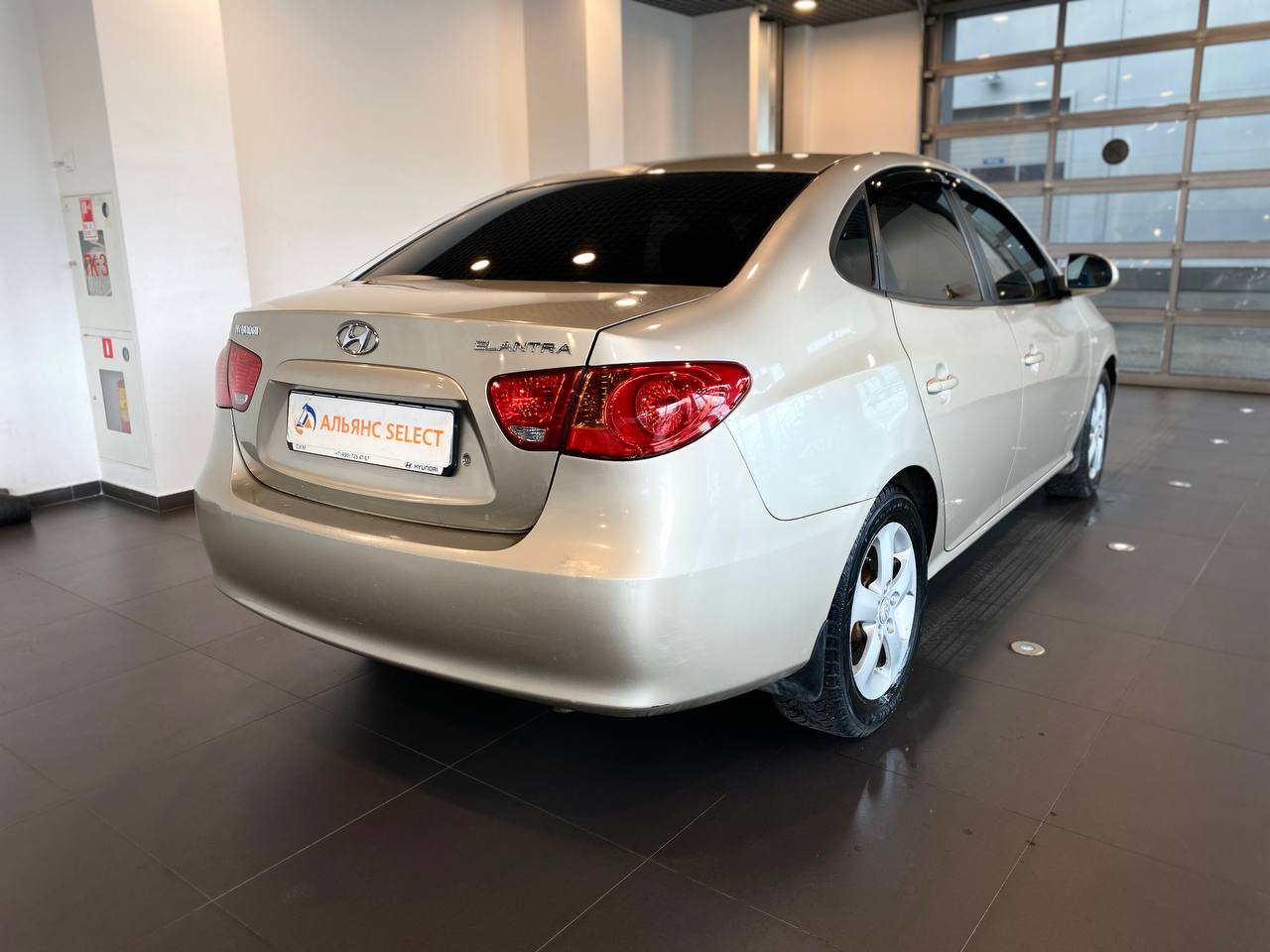 HYUNDAI ELANTRA