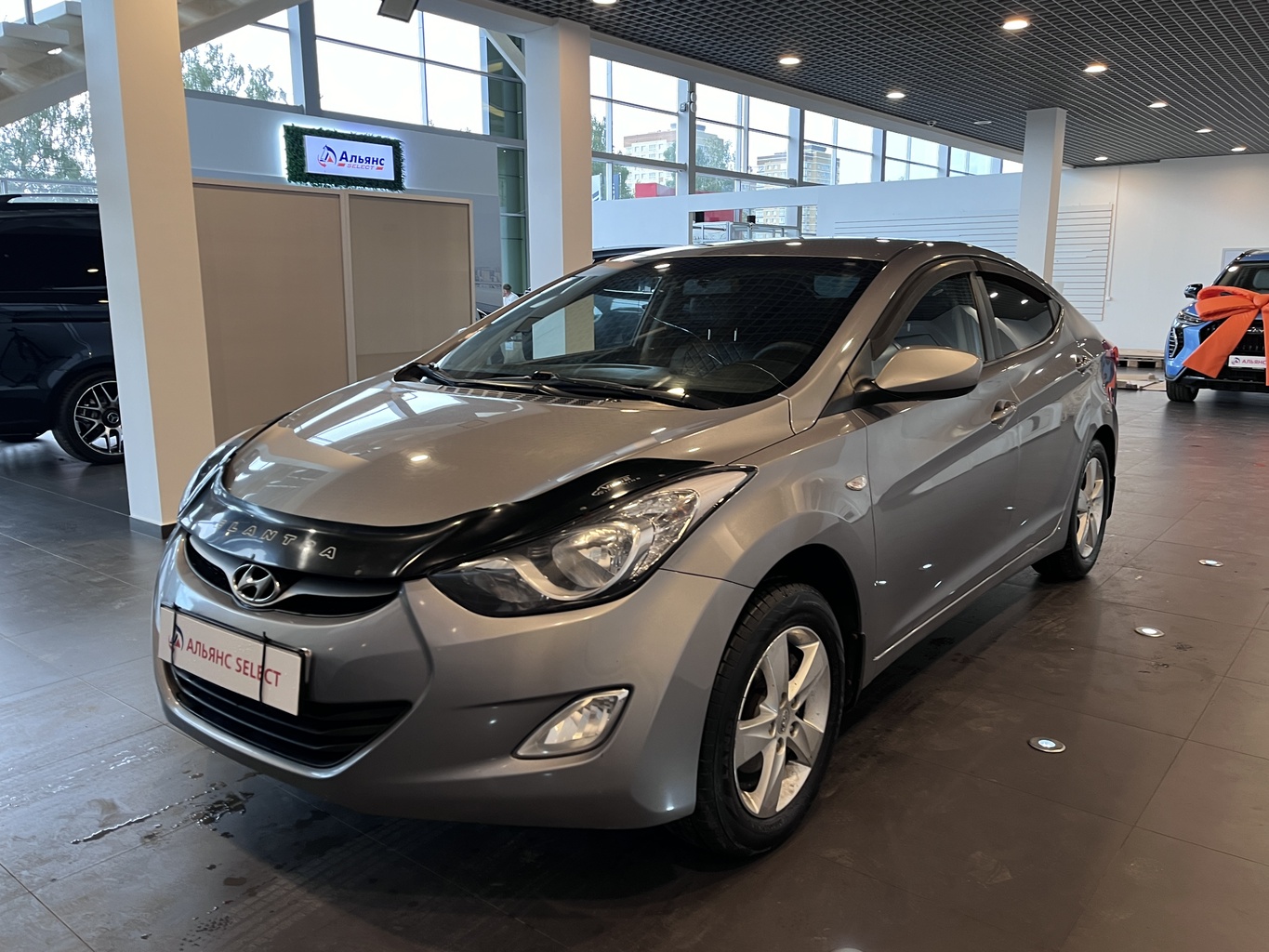 HYUNDAI ELANTRA