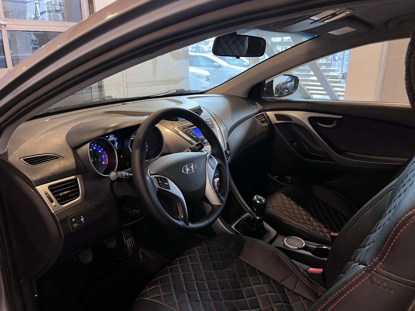 HYUNDAI ELANTRA