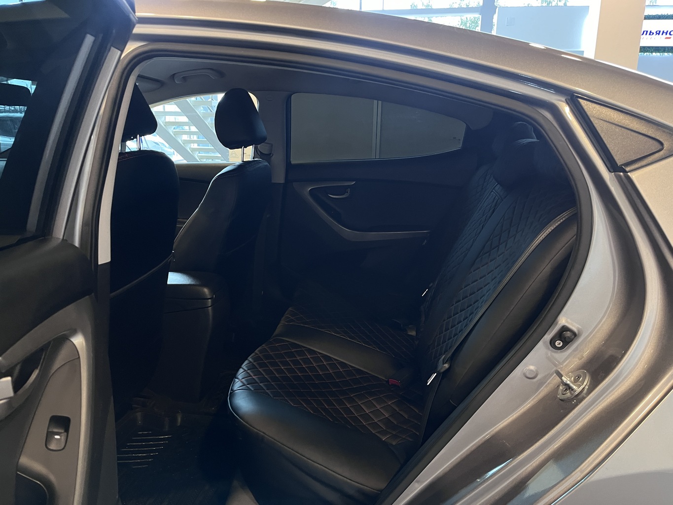 HYUNDAI ELANTRA