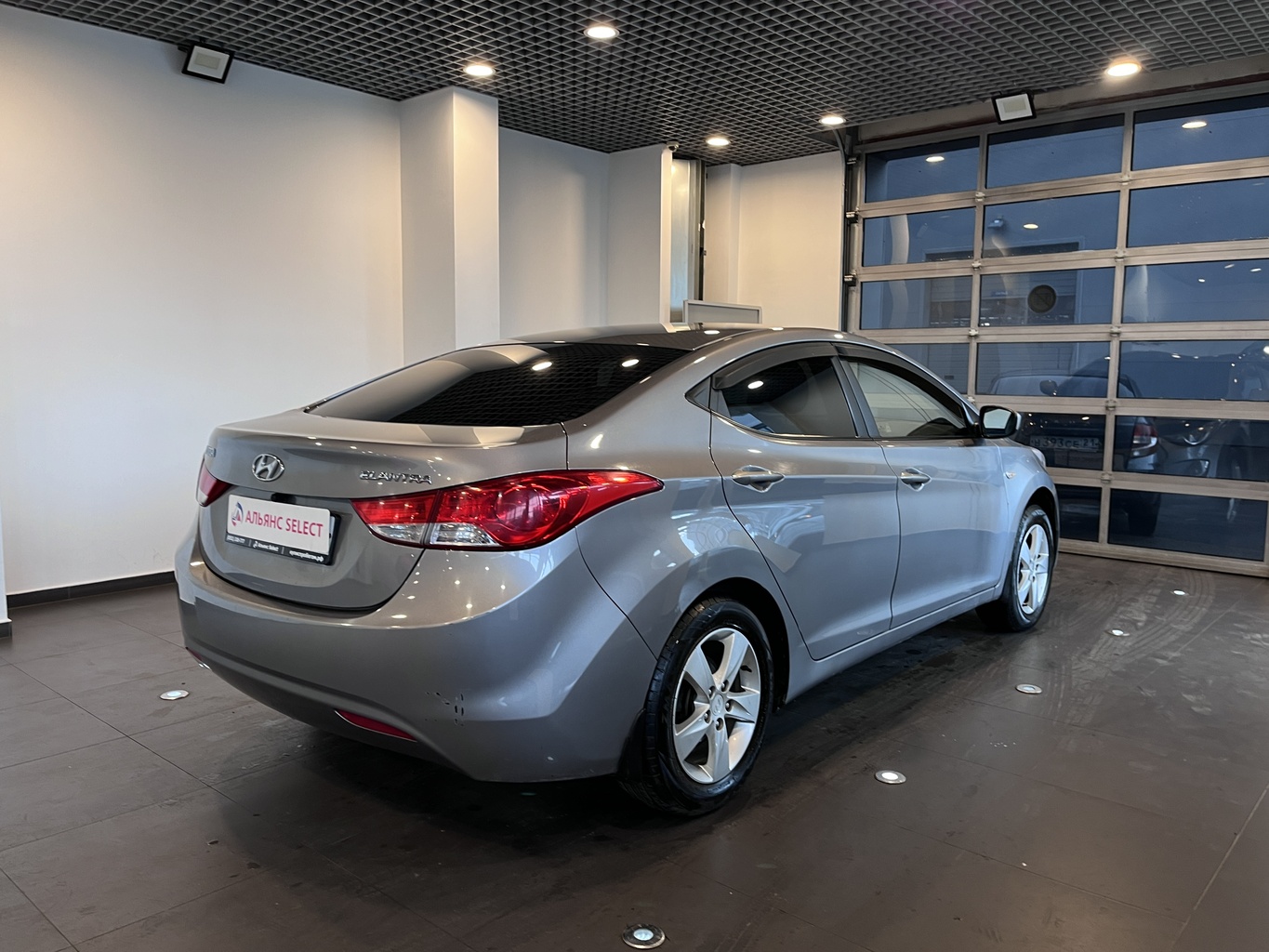 HYUNDAI ELANTRA