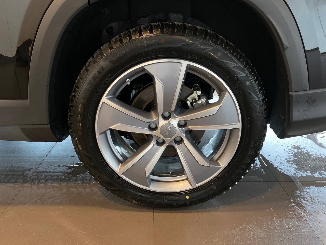 GEELY OKAVANGO (VX11)