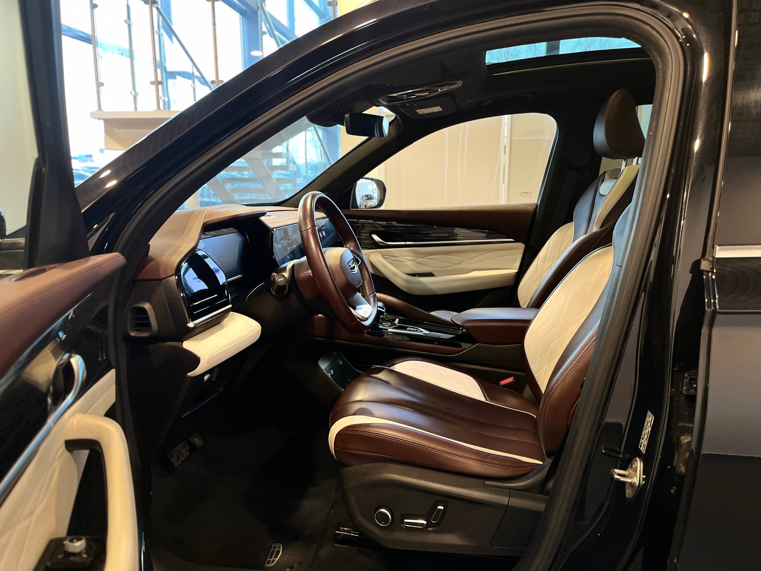 GEELY MONJARO (KX11)