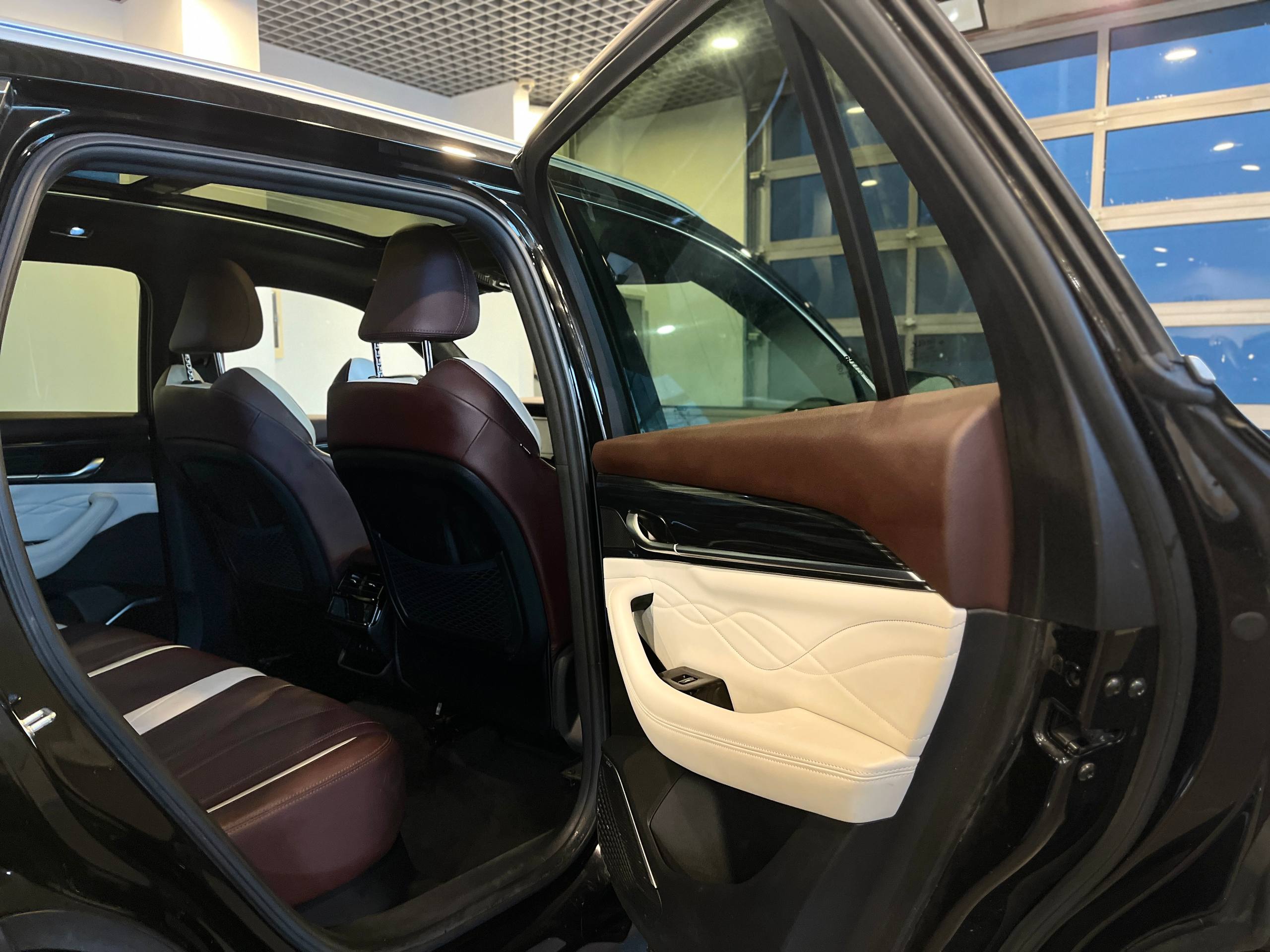 GEELY MONJARO (KX11)