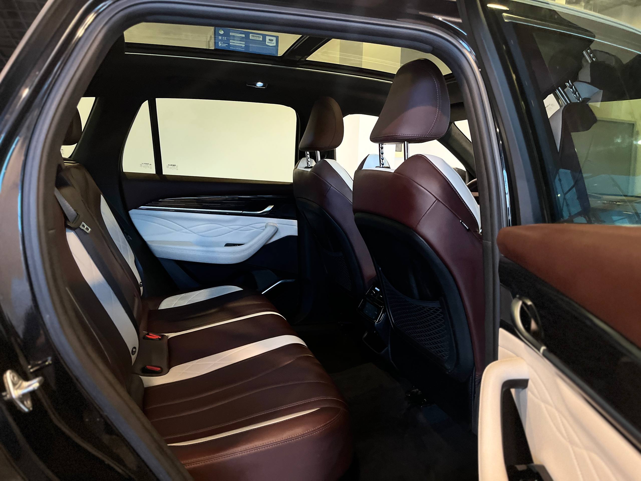 GEELY MONJARO (KX11)