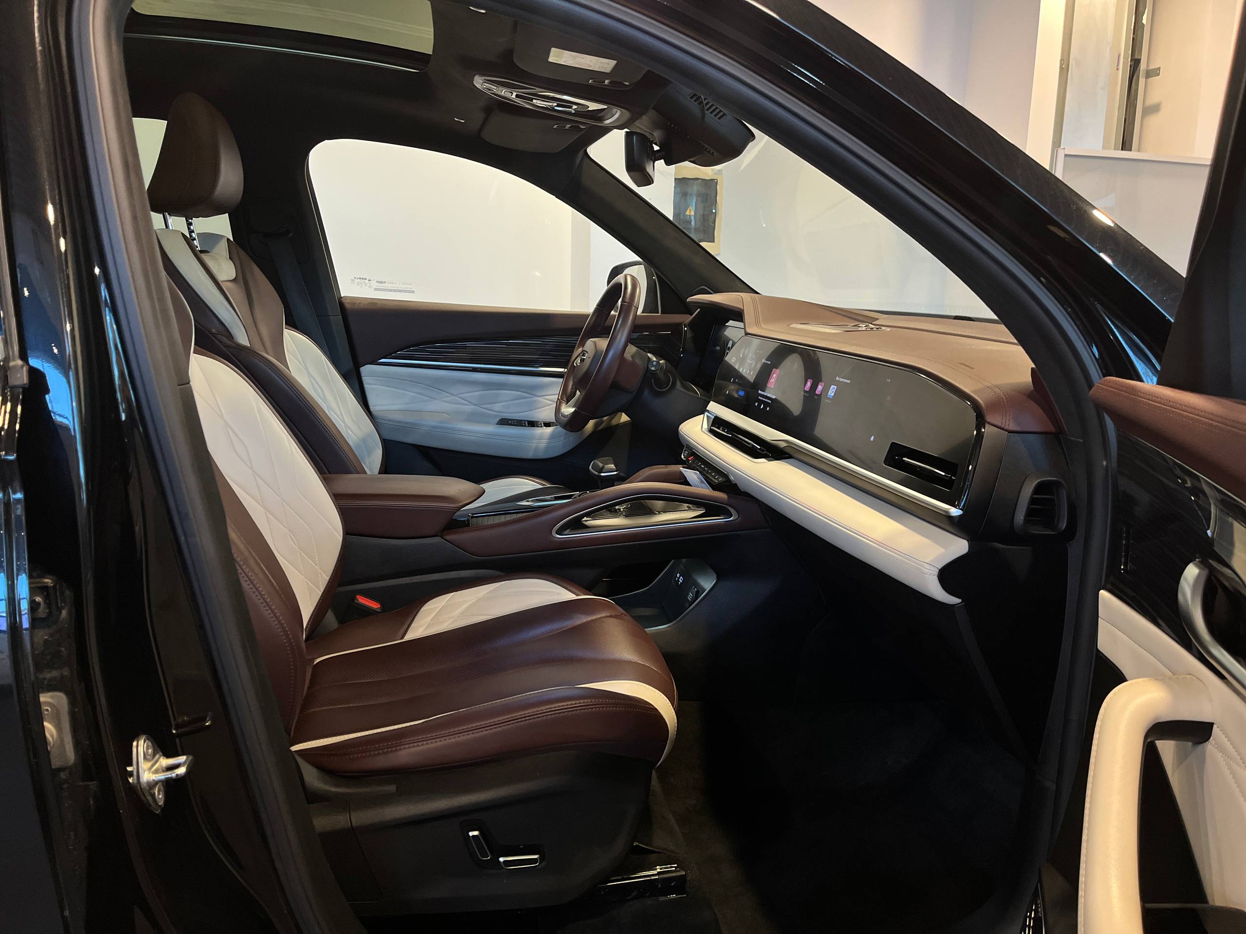 GEELY MONJARO (KX11)