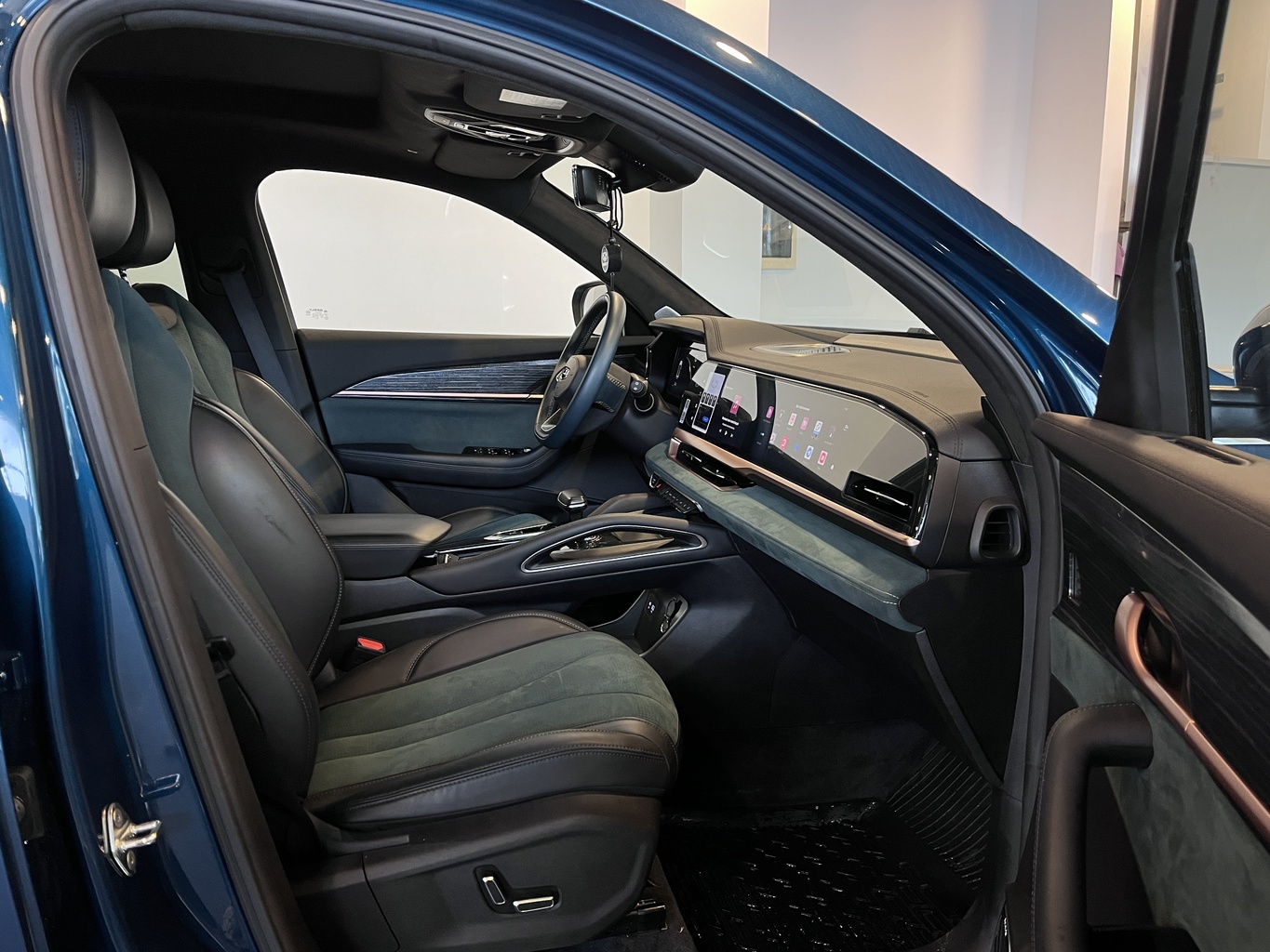 GEELY MONJARO (KX11)