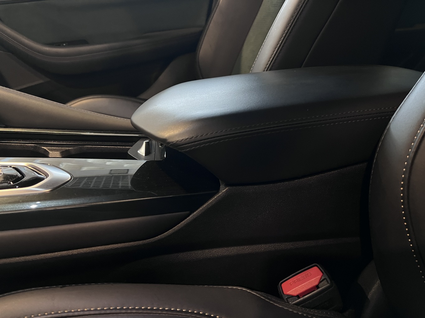 GEELY MONJARO (KX11)