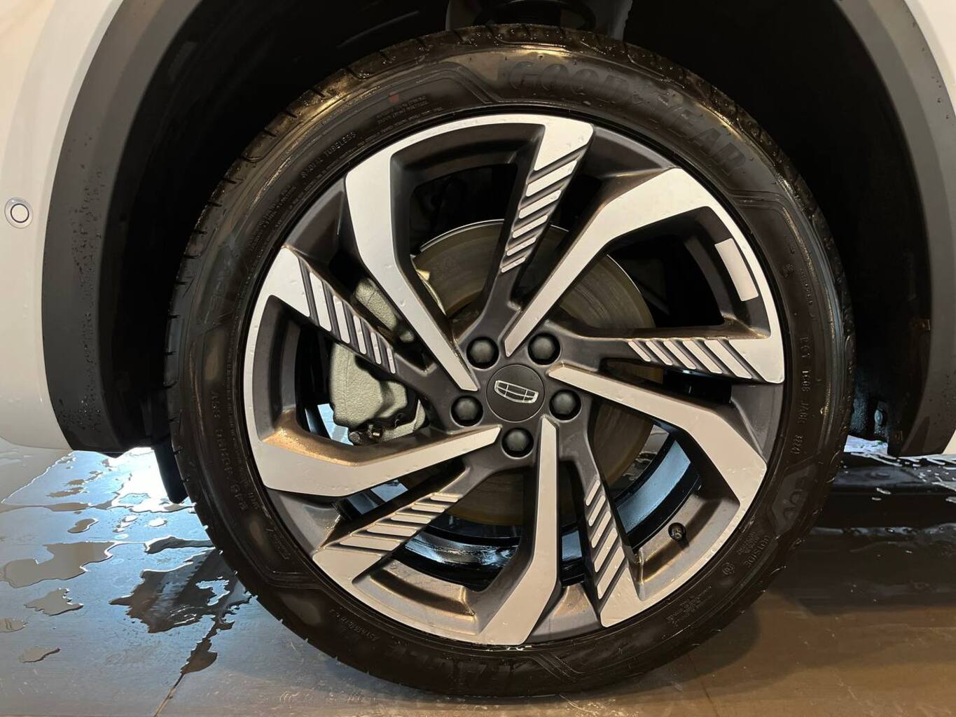 GEELY MONJARO (KX11)