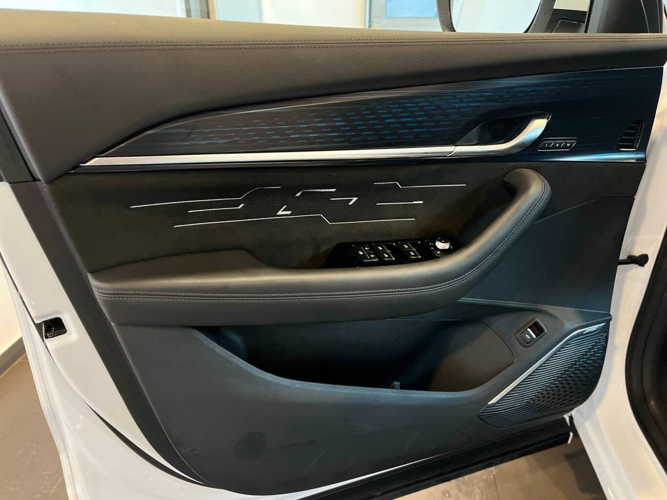 GEELY MONJARO (KX11)