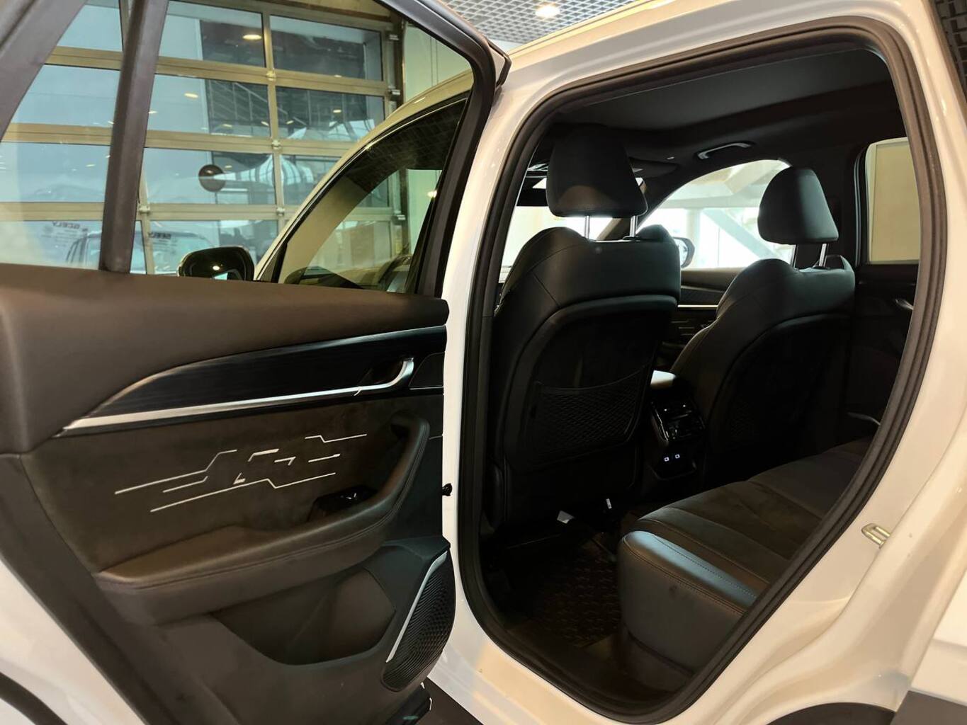 GEELY MONJARO (KX11)