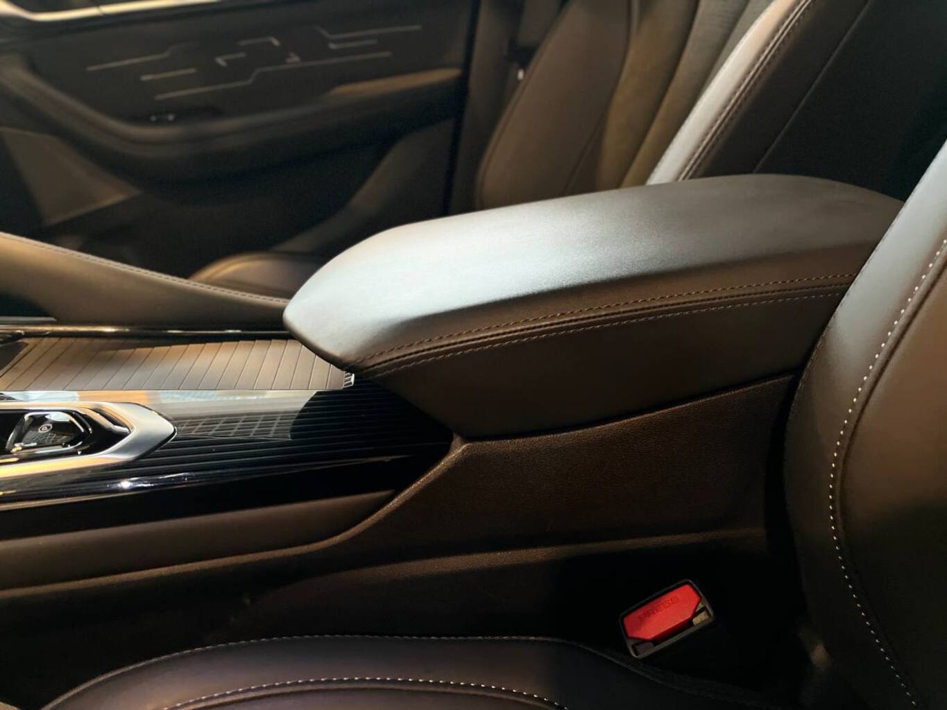 GEELY MONJARO (KX11)