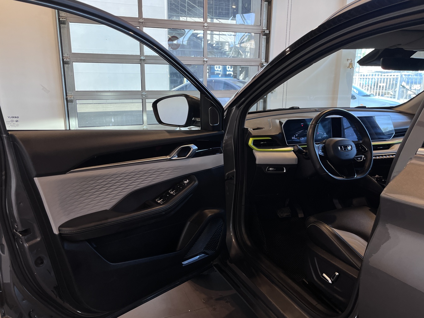 GEELY COOLRAY