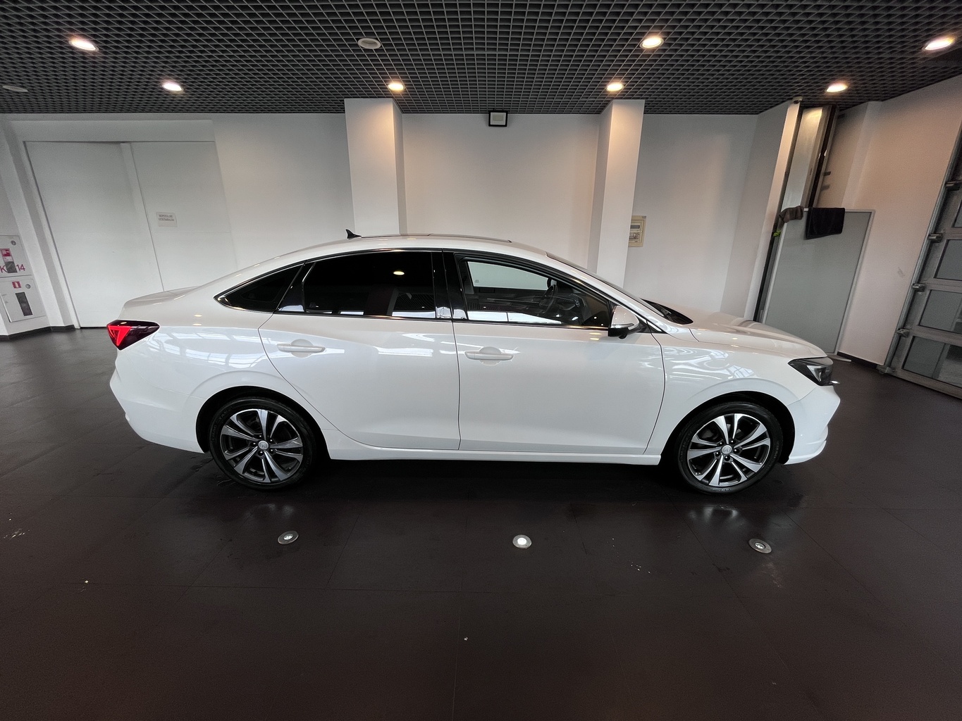 CHANGAN EADO PLUS