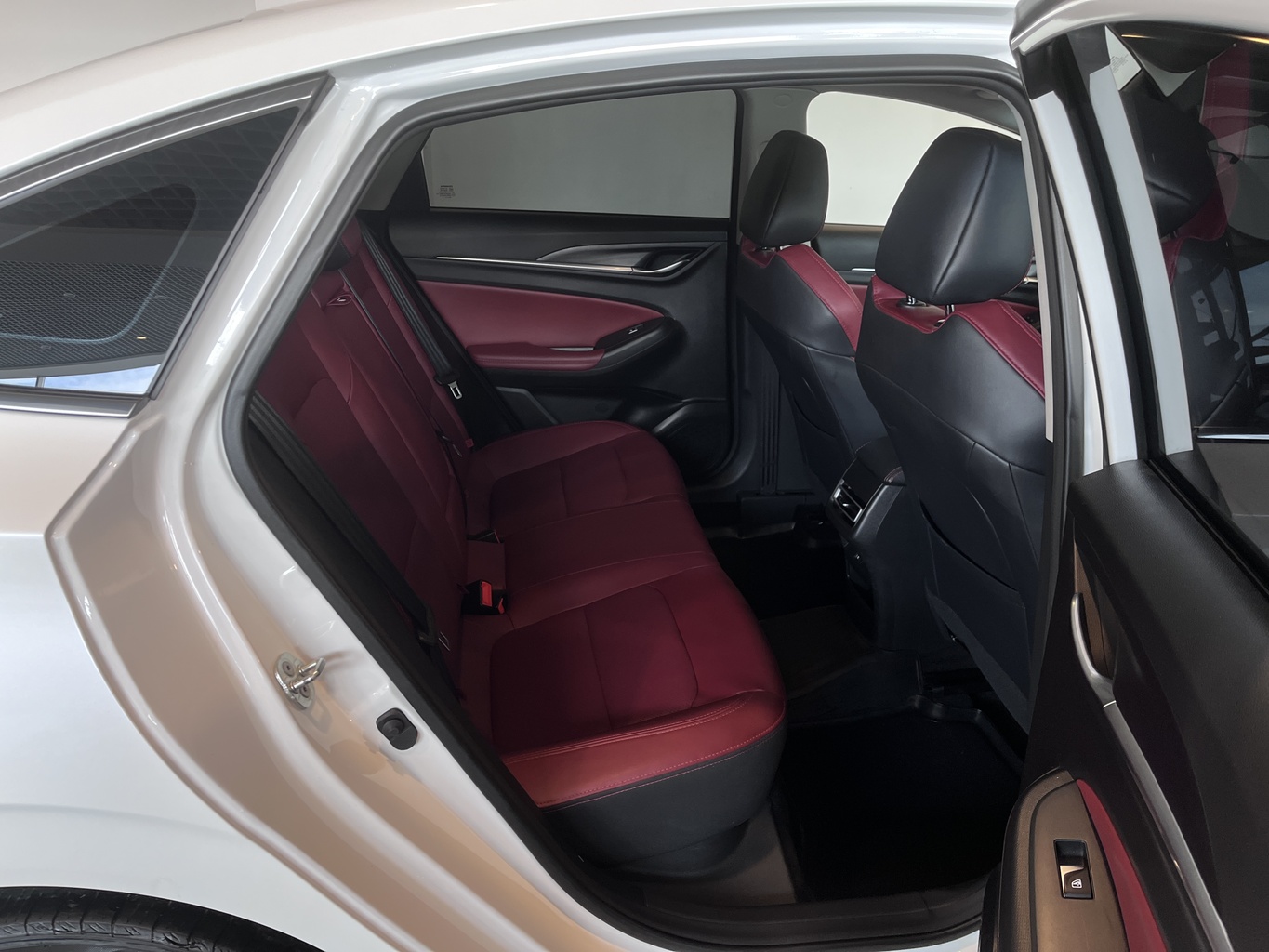 CHANGAN EADO PLUS
