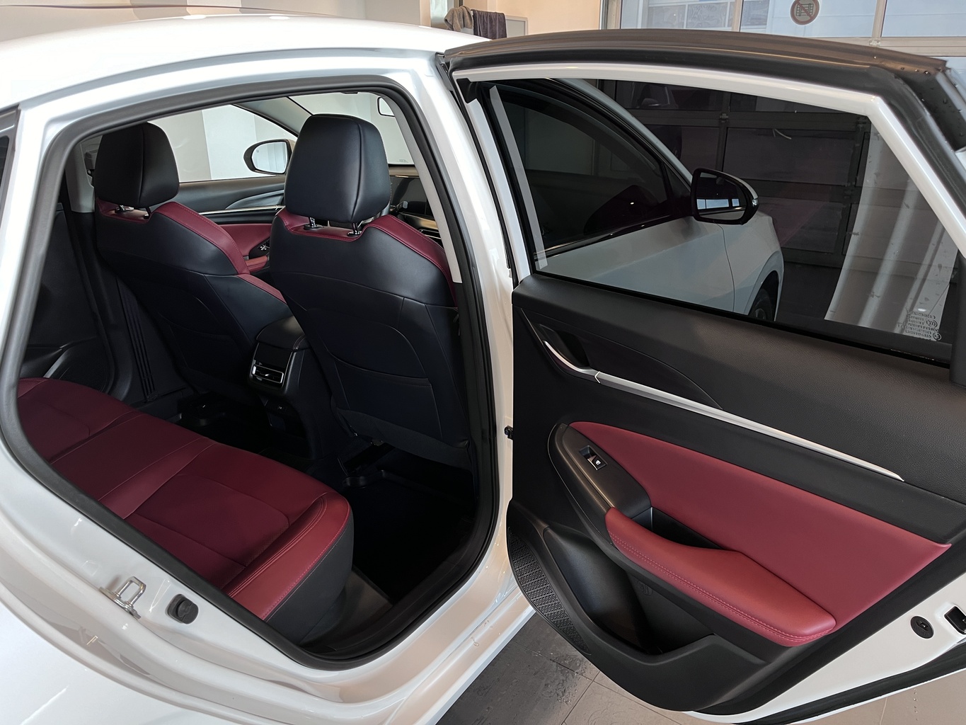 CHANGAN EADO PLUS