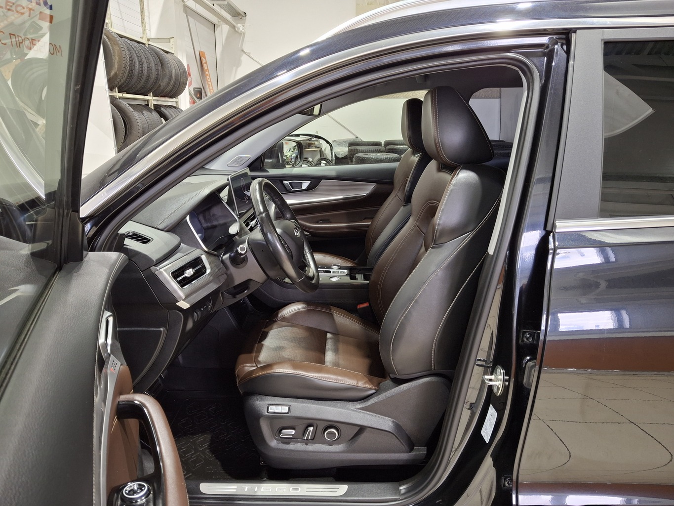 CHERY TIGGO 8