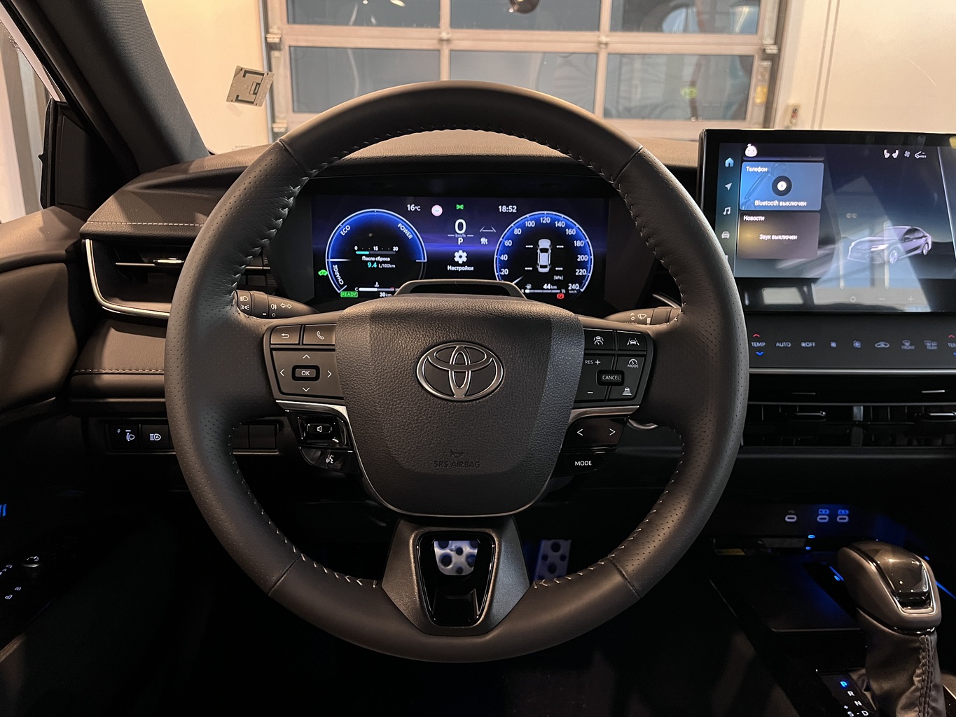 TOYOTA CAMRY