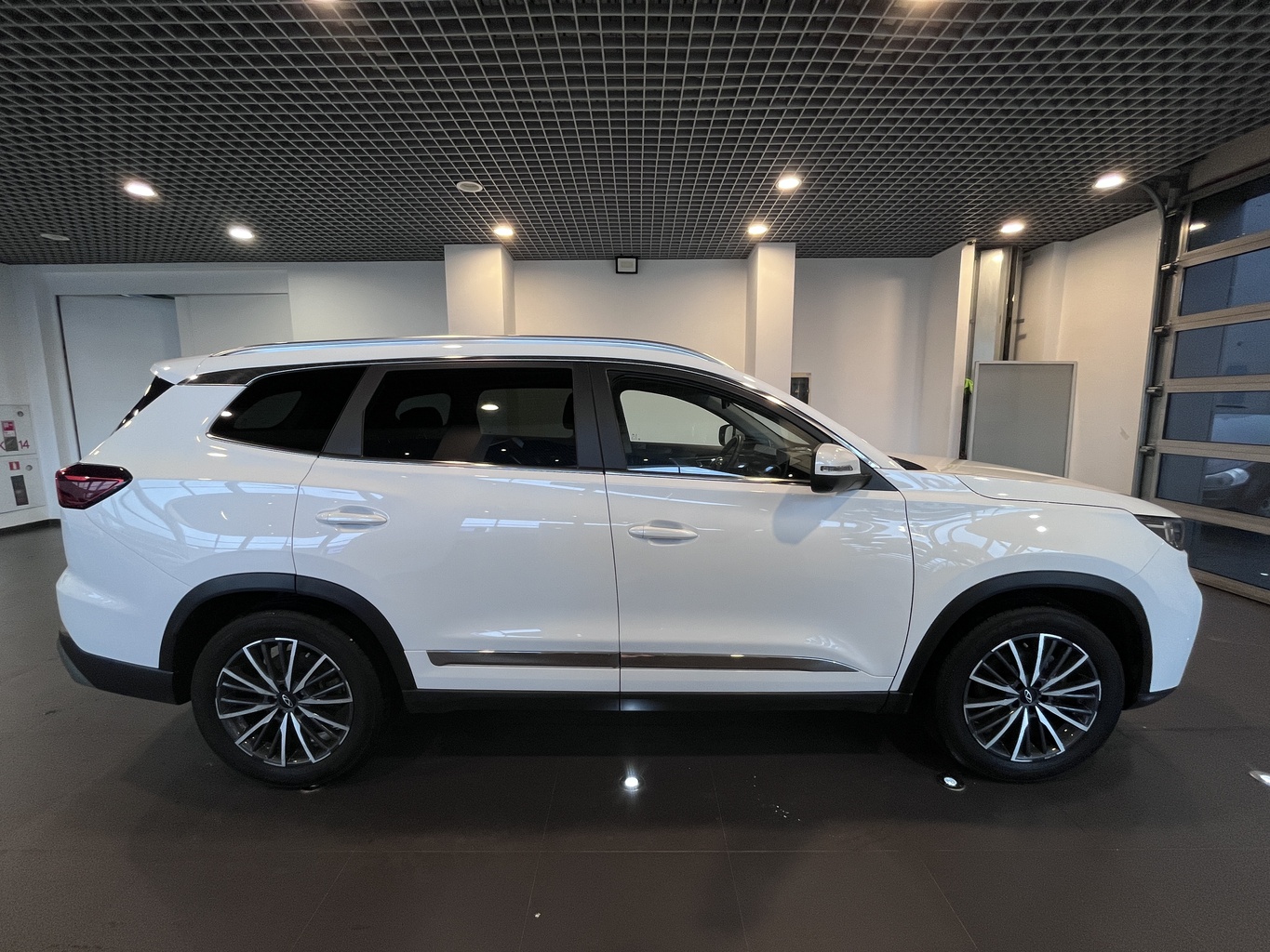 CHERY TIGGO 8