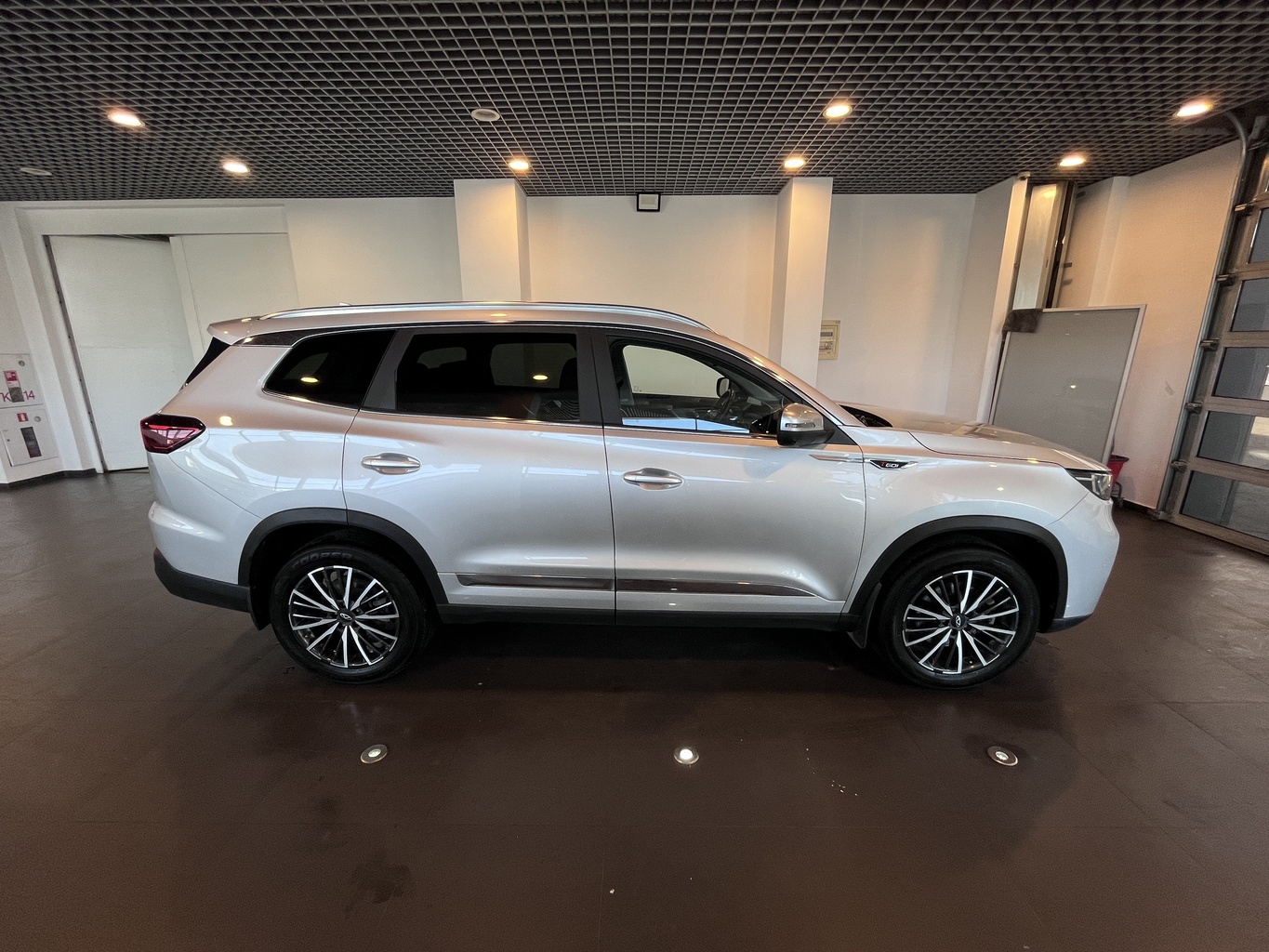 CHERY TIGGO 8